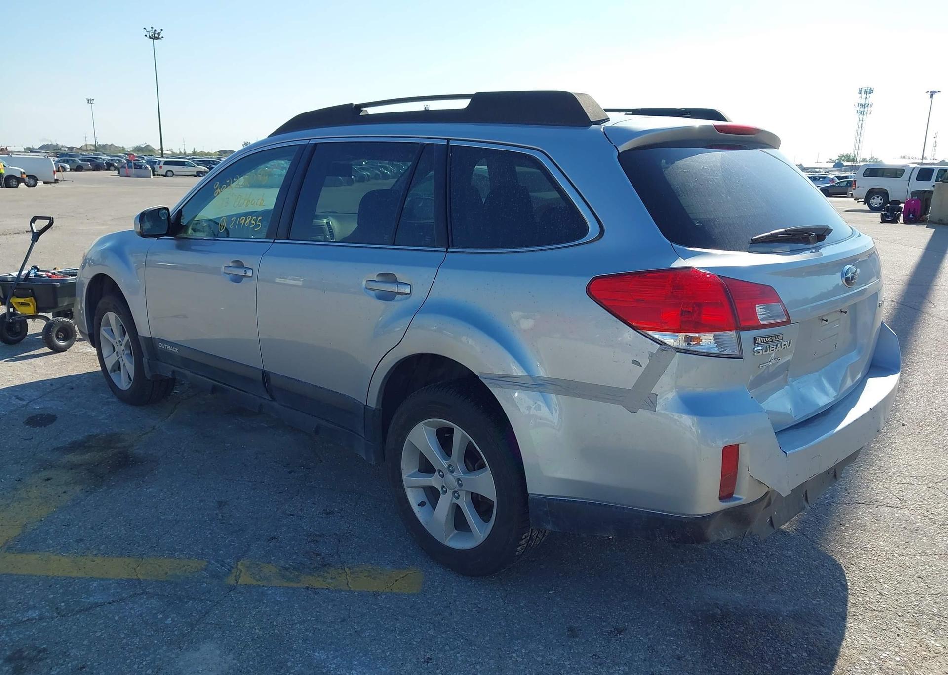 2013 SUBARU OUTBACK 2.5I