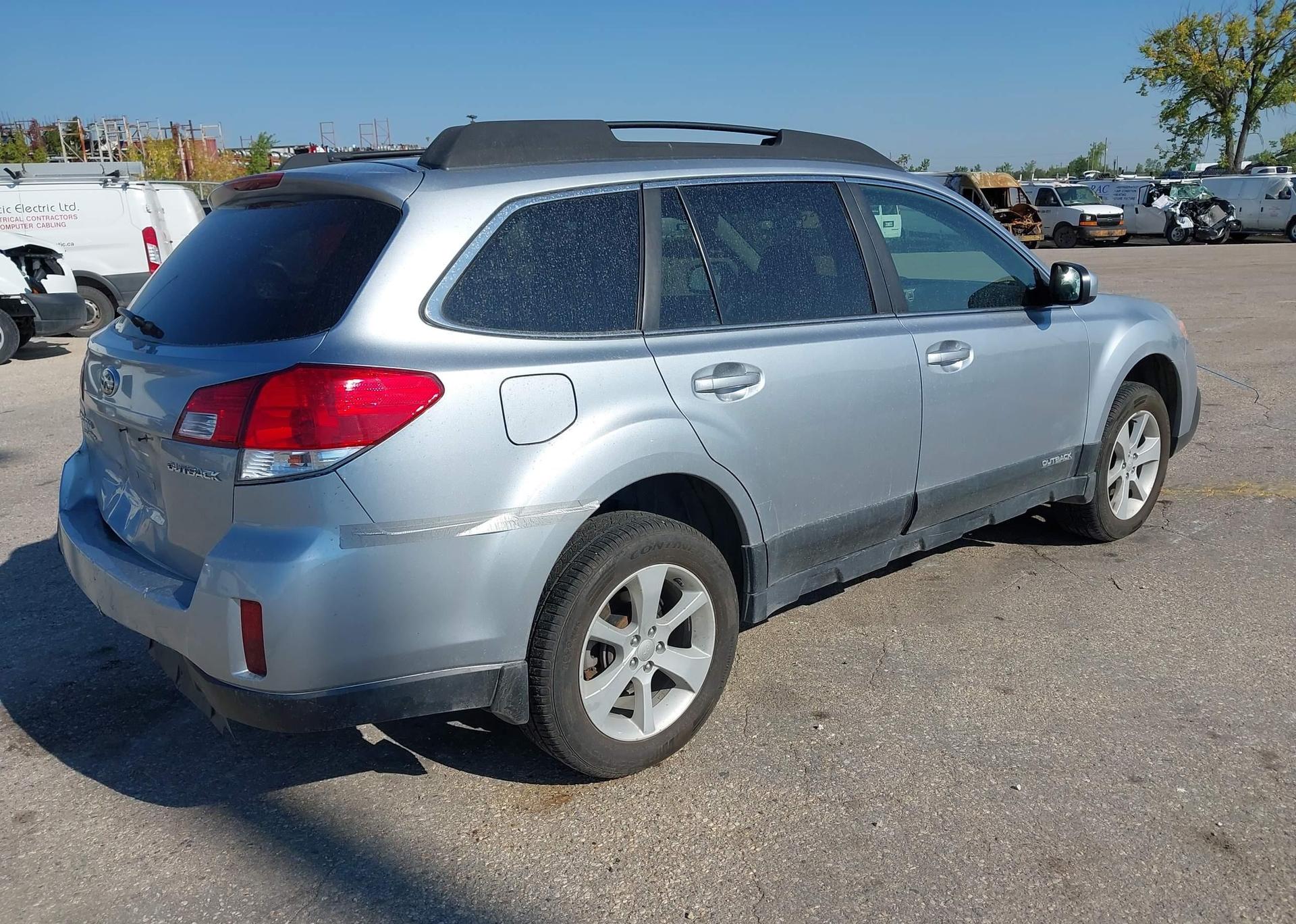 2013 SUBARU OUTBACK 2.5I