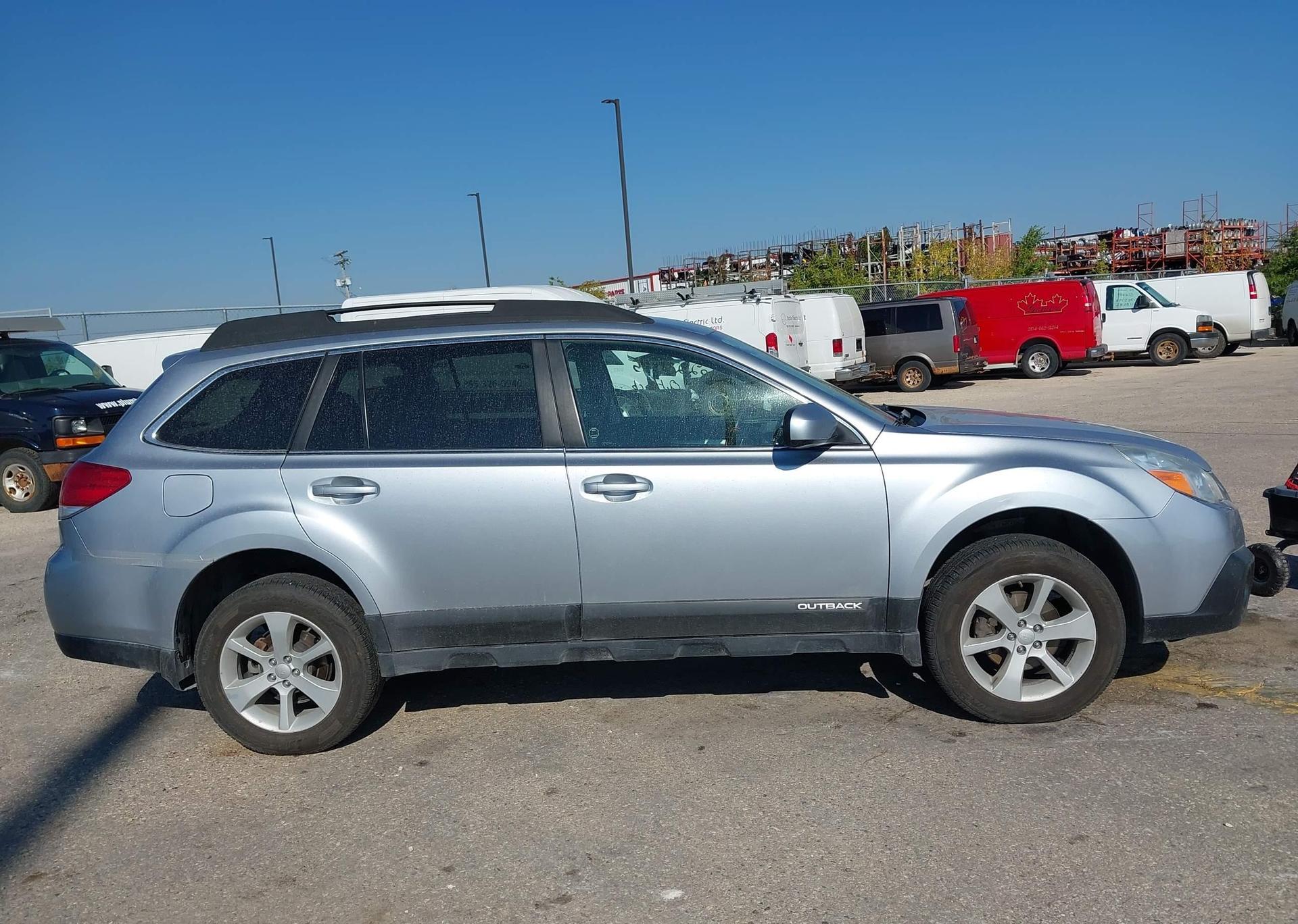 2013 SUBARU OUTBACK 2.5I