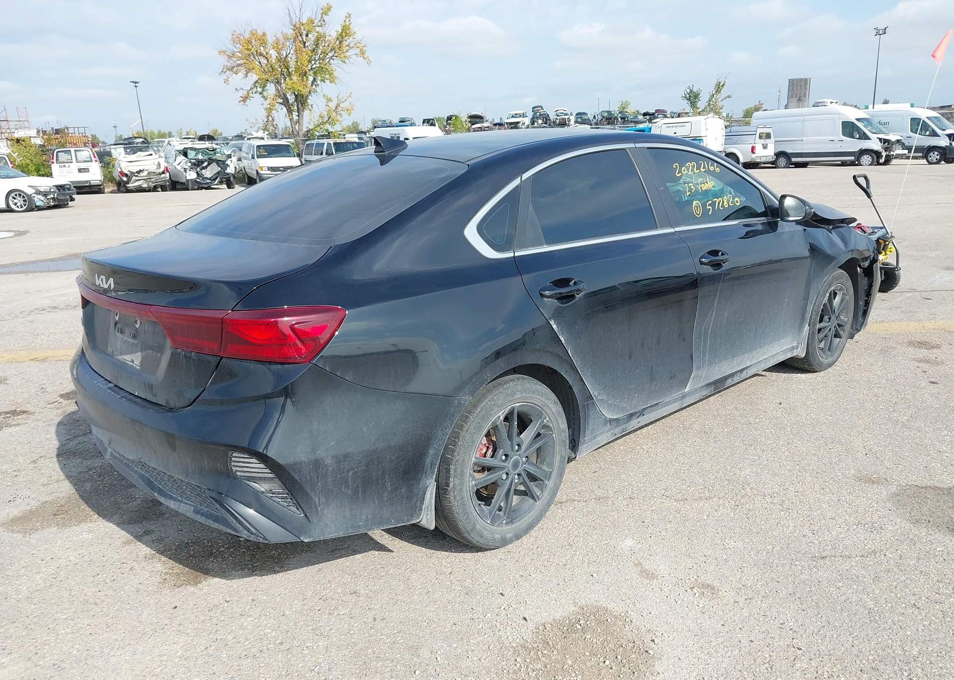 2023 KIA FORTE EX