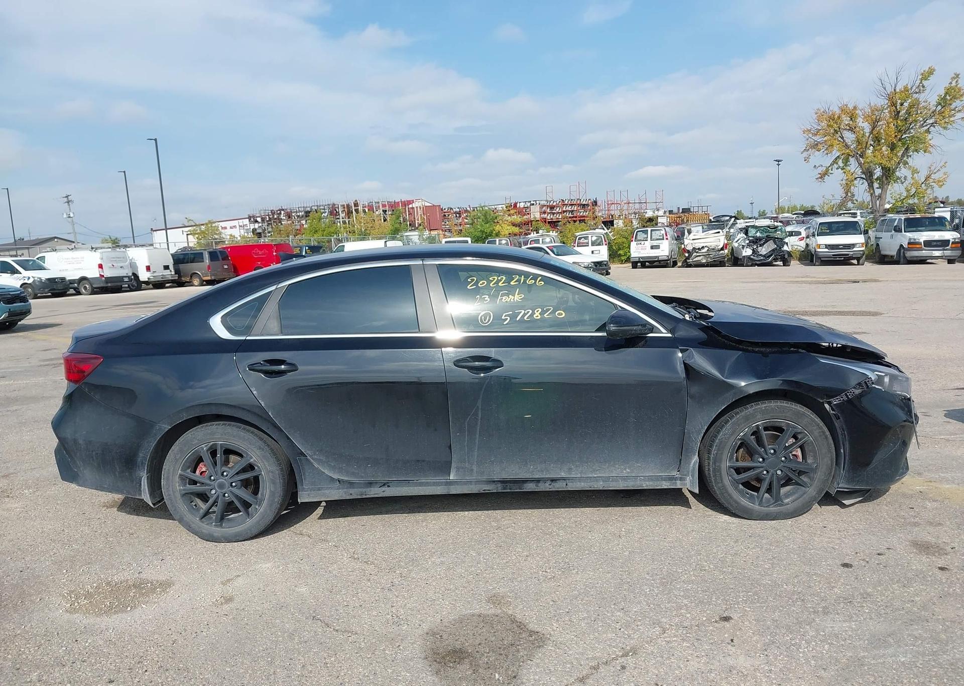 2023 KIA FORTE EX