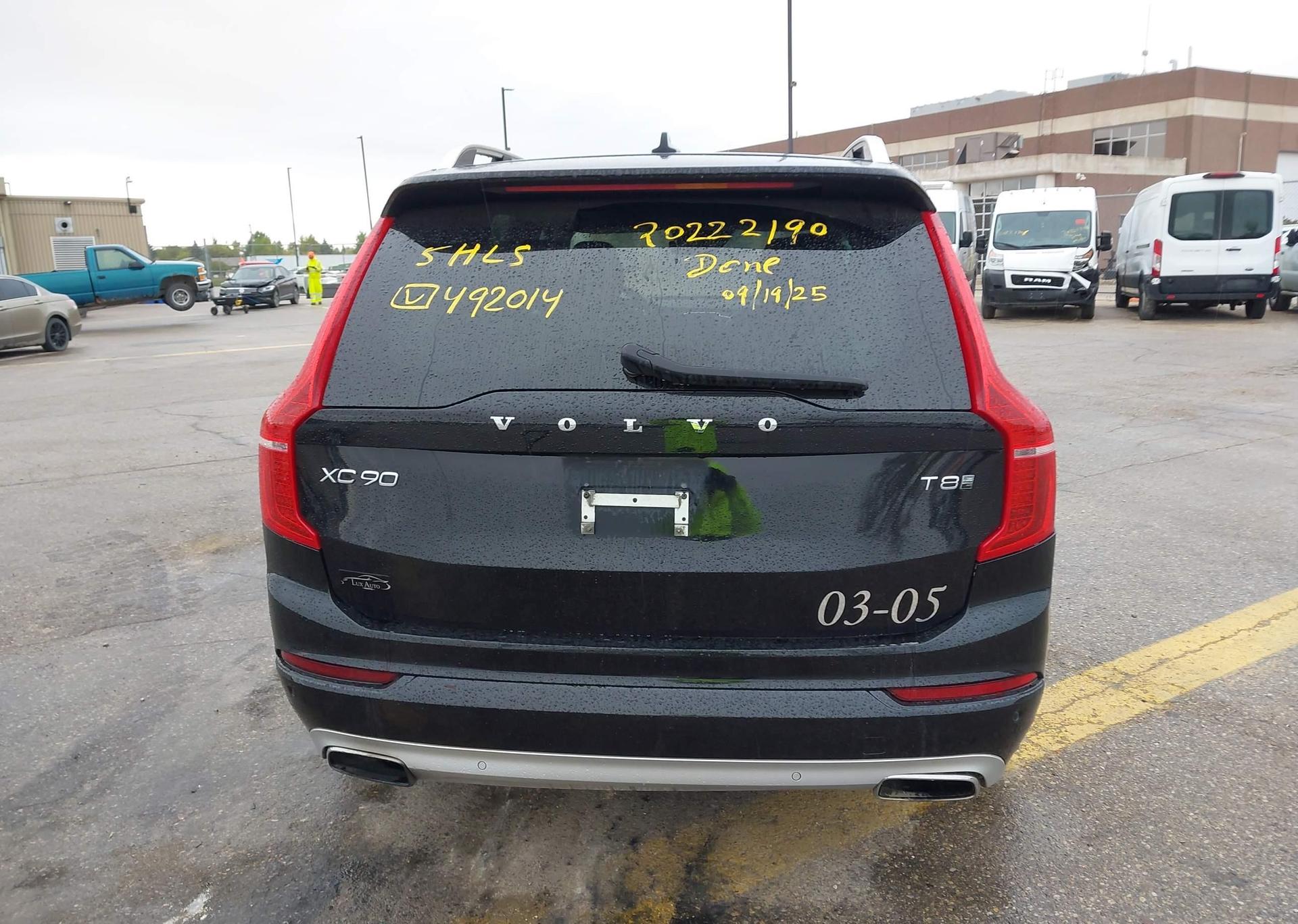 2019 VOLVO XC90 MOMENTUM T8 HYBRID