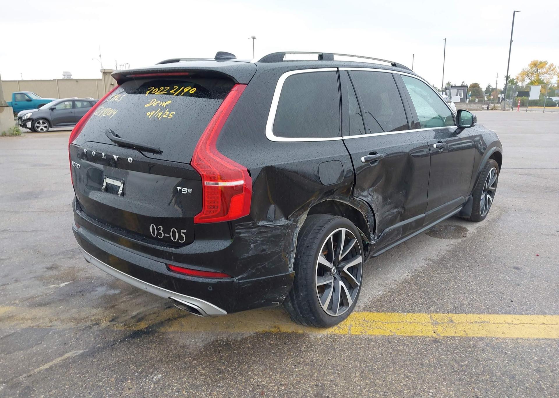2019 VOLVO XC90 MOMENTUM T8 HYBRID