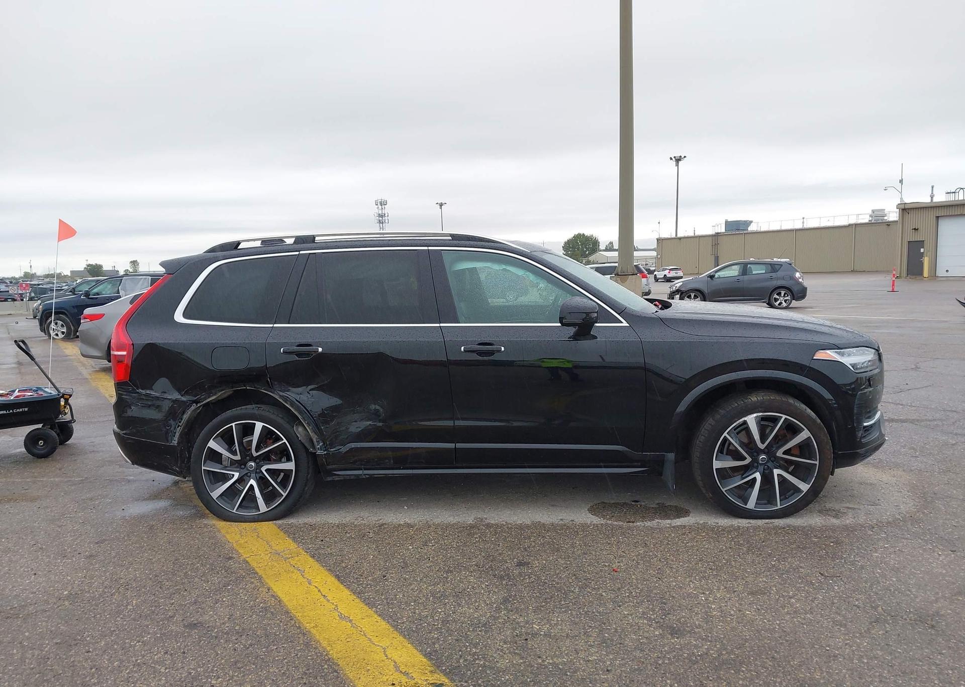 2019 VOLVO XC90 MOMENTUM T8 HYBRID