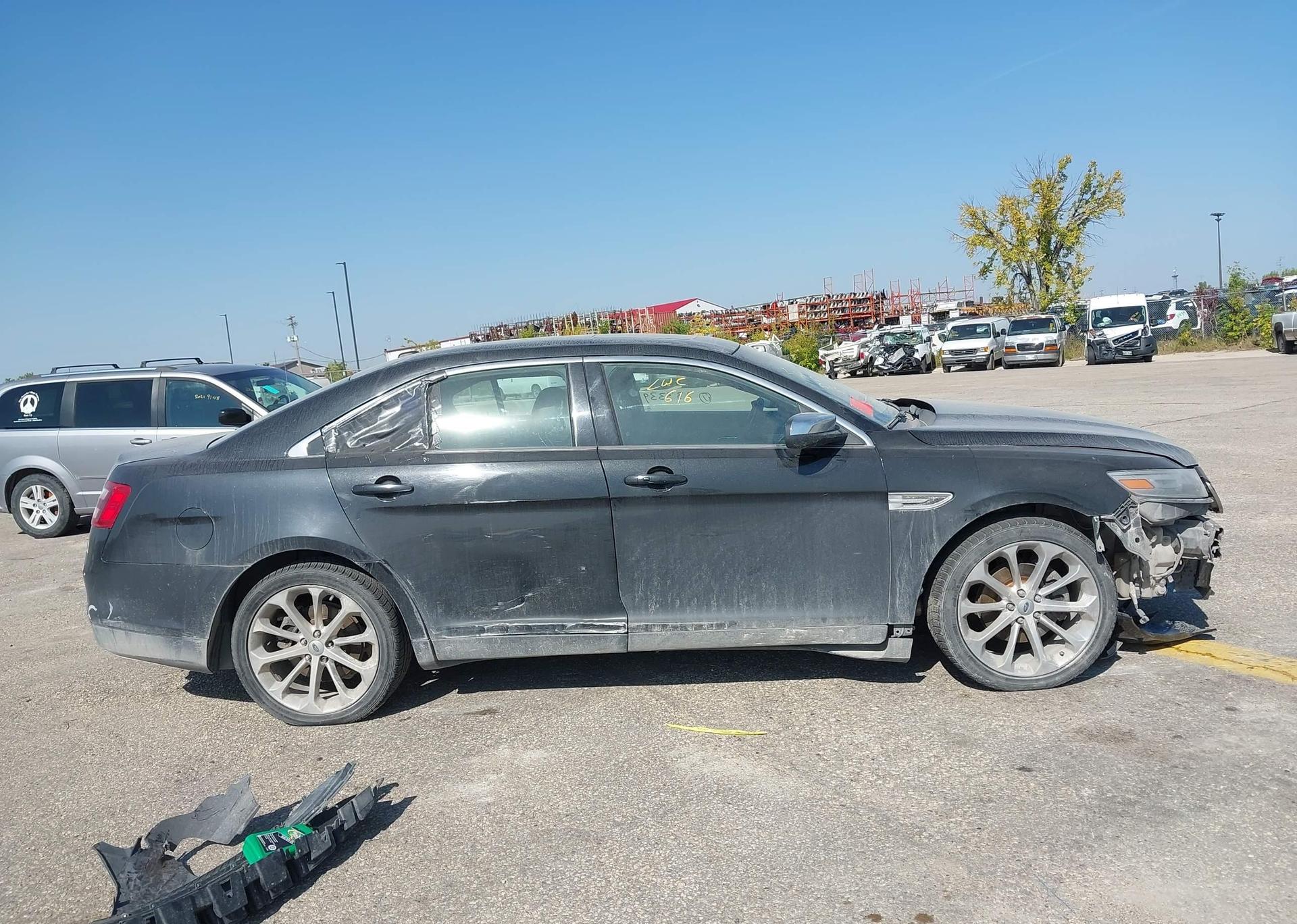 2013 FORD TAURUS LIMITED