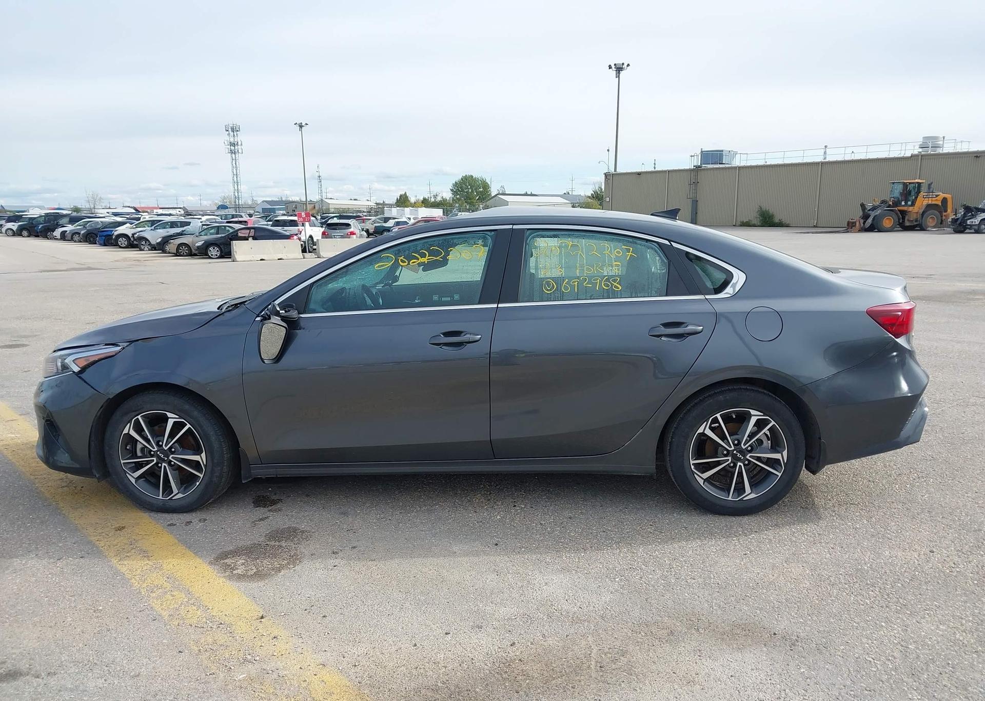 2023 KIA FORTE EX