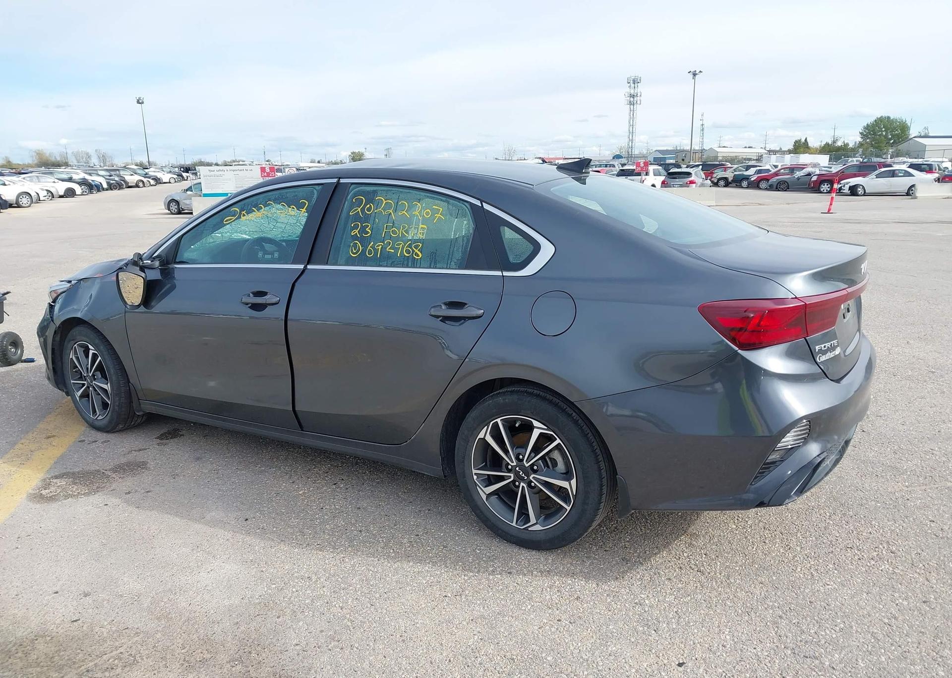 2023 KIA FORTE EX
