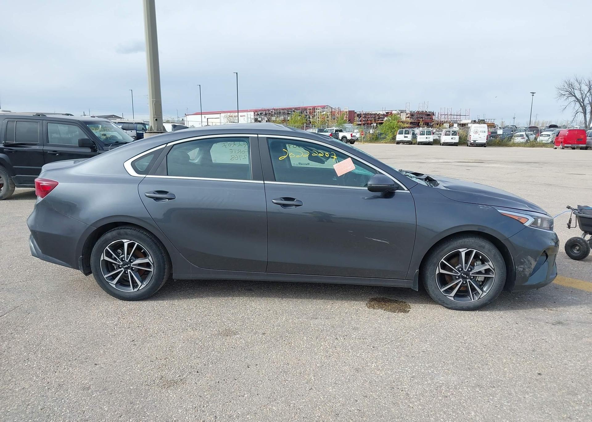 2023 KIA FORTE EX