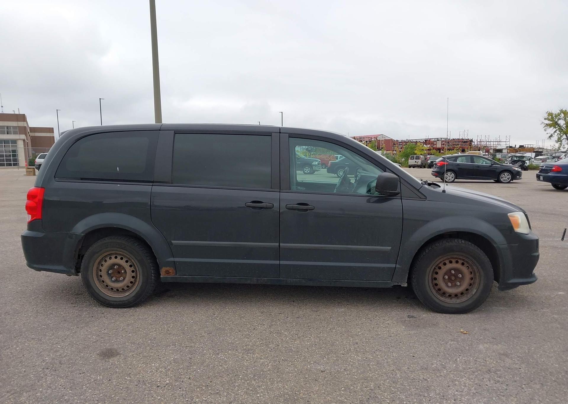 2012 DODGE GRAND CARAVAN SE