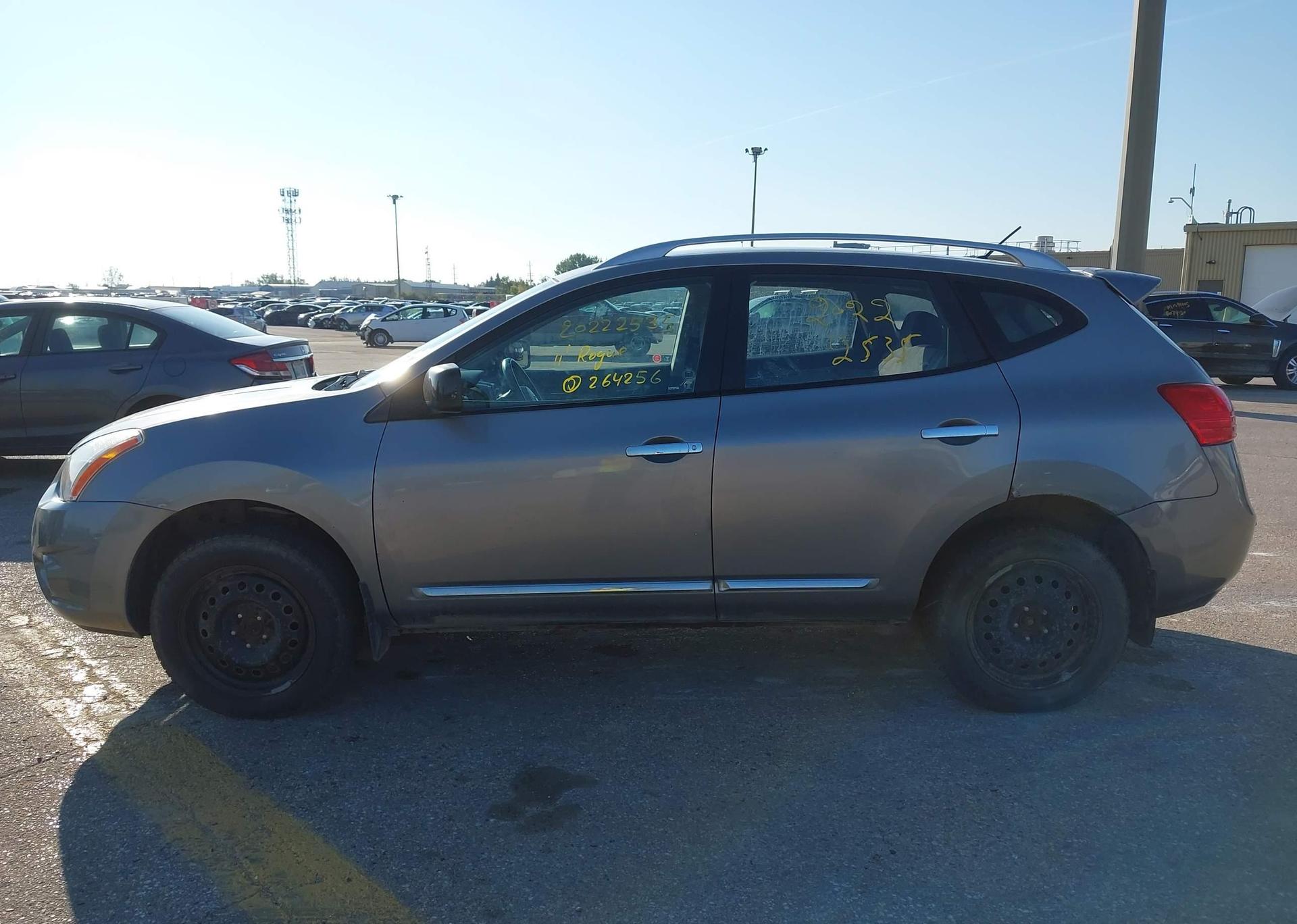 2011 NISSAN ROGUE S