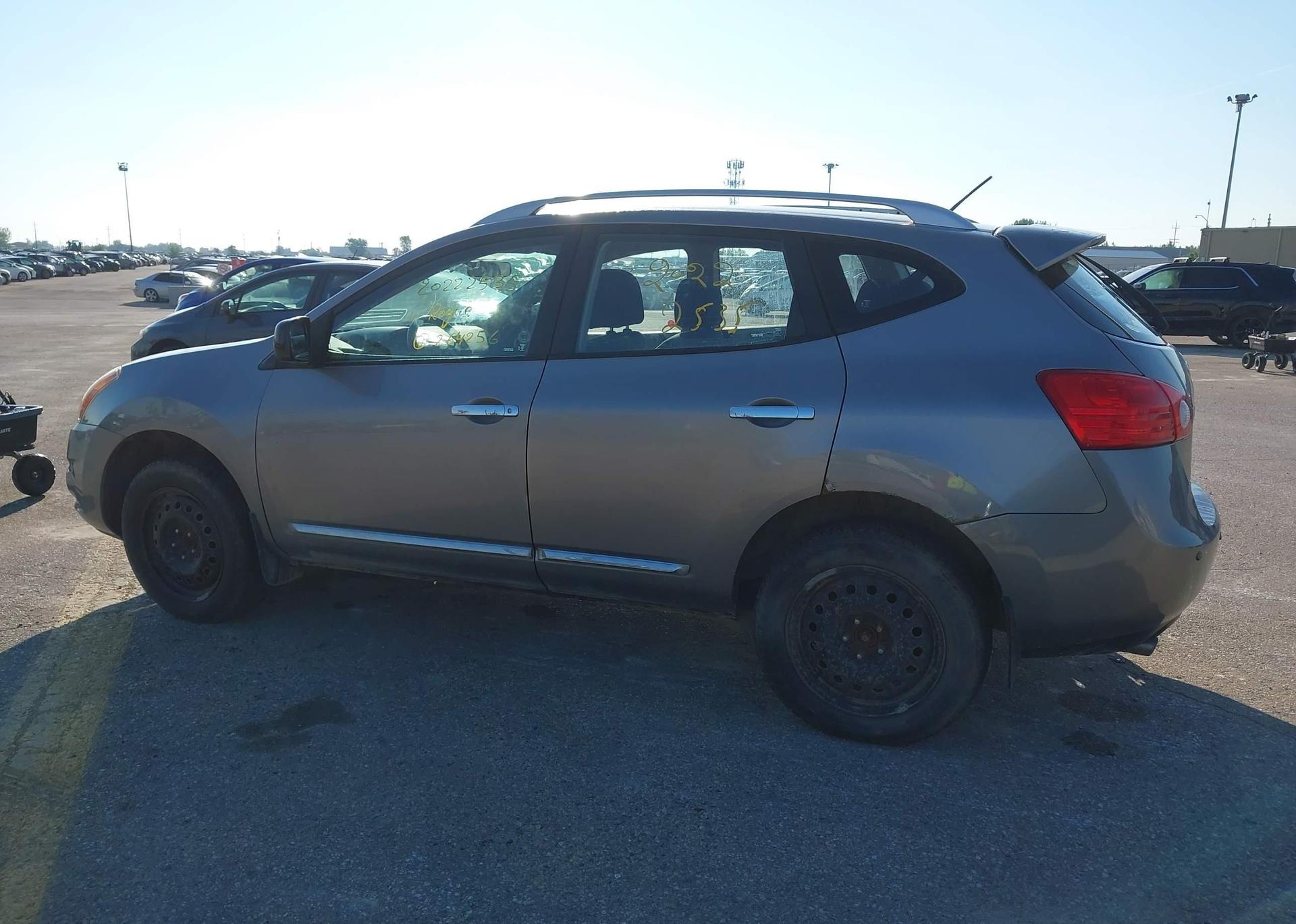2011 NISSAN ROGUE S