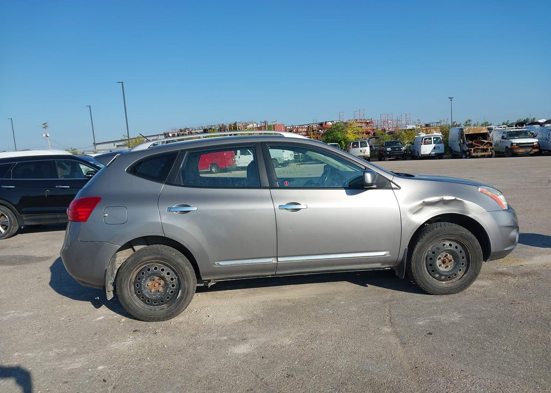 2011 NISSAN ROGUE S