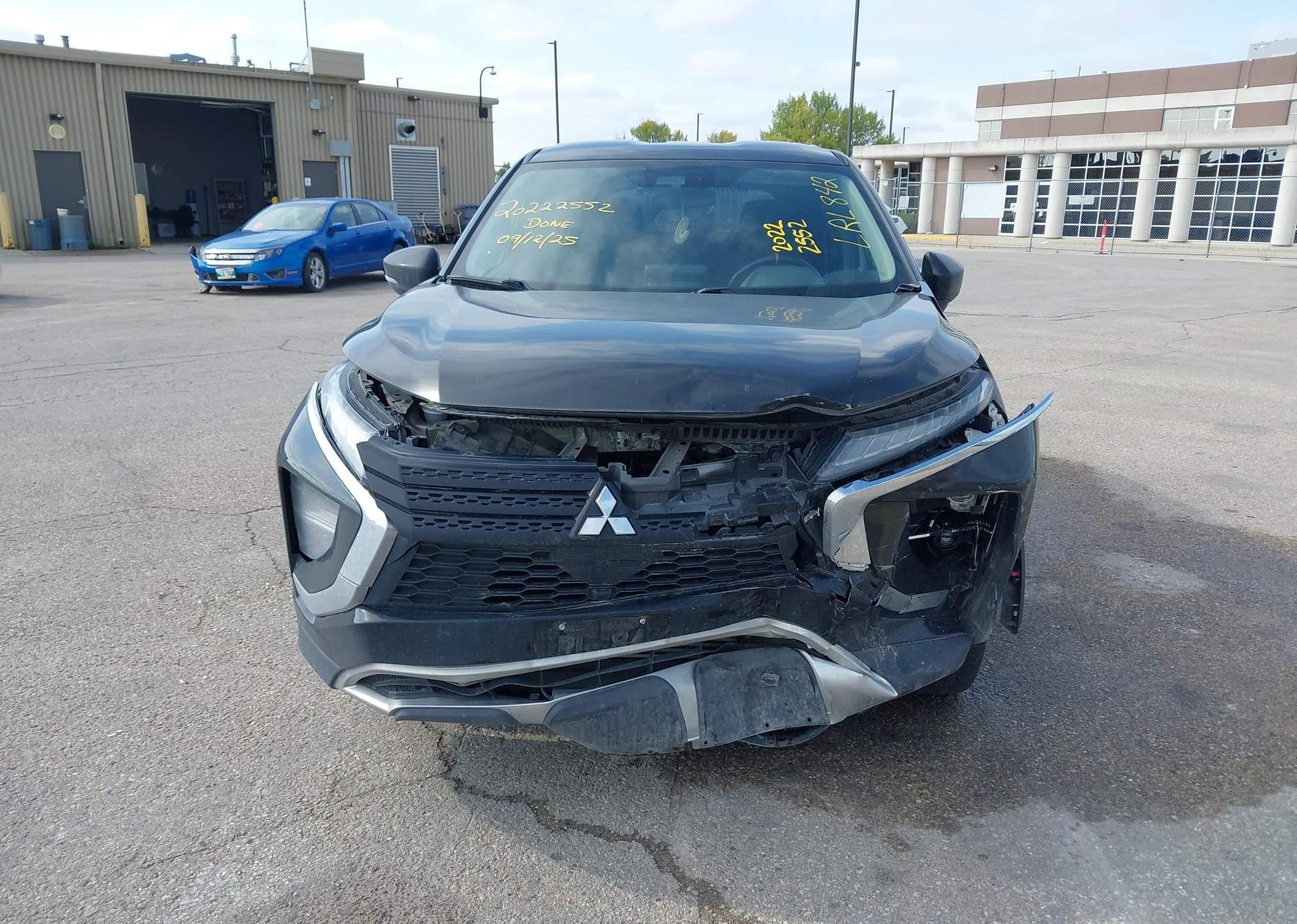 2022 MITSUBISHI ECLIPSE CROSS ES