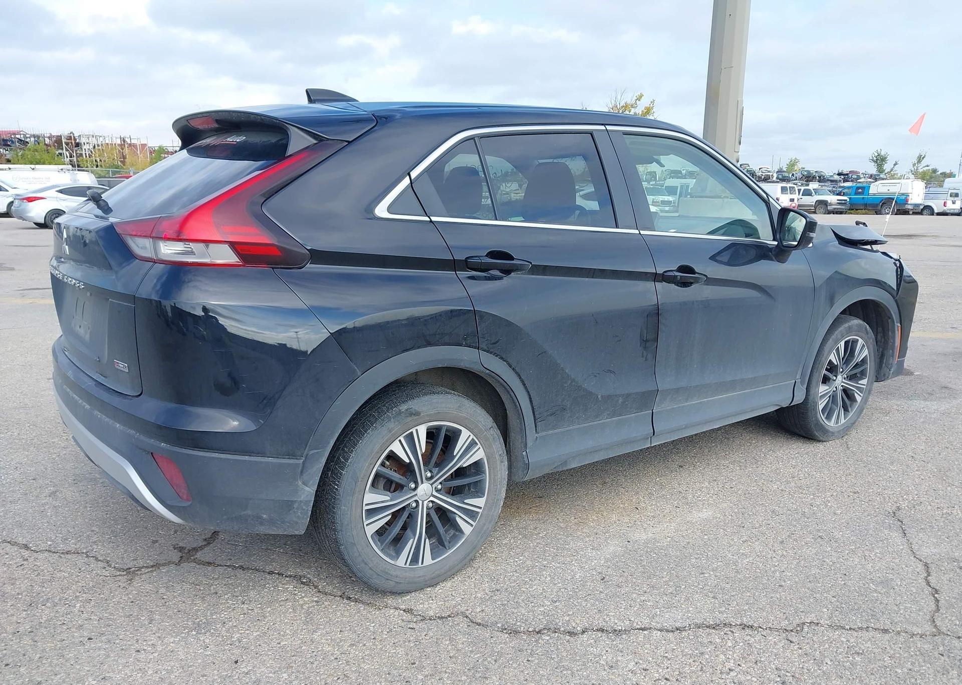 2022 MITSUBISHI ECLIPSE CROSS ES
