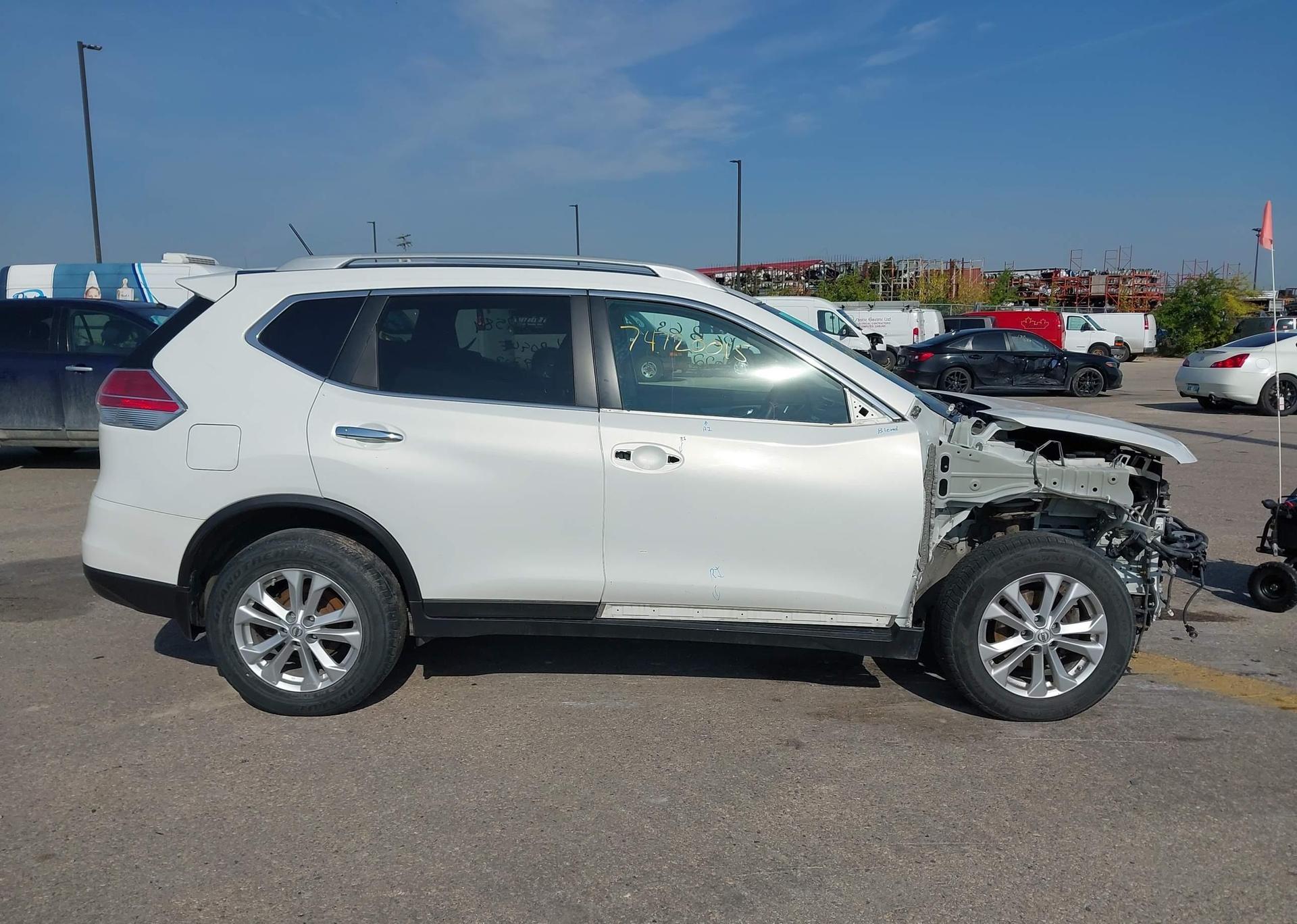 2014 NISSAN ROGUE SV