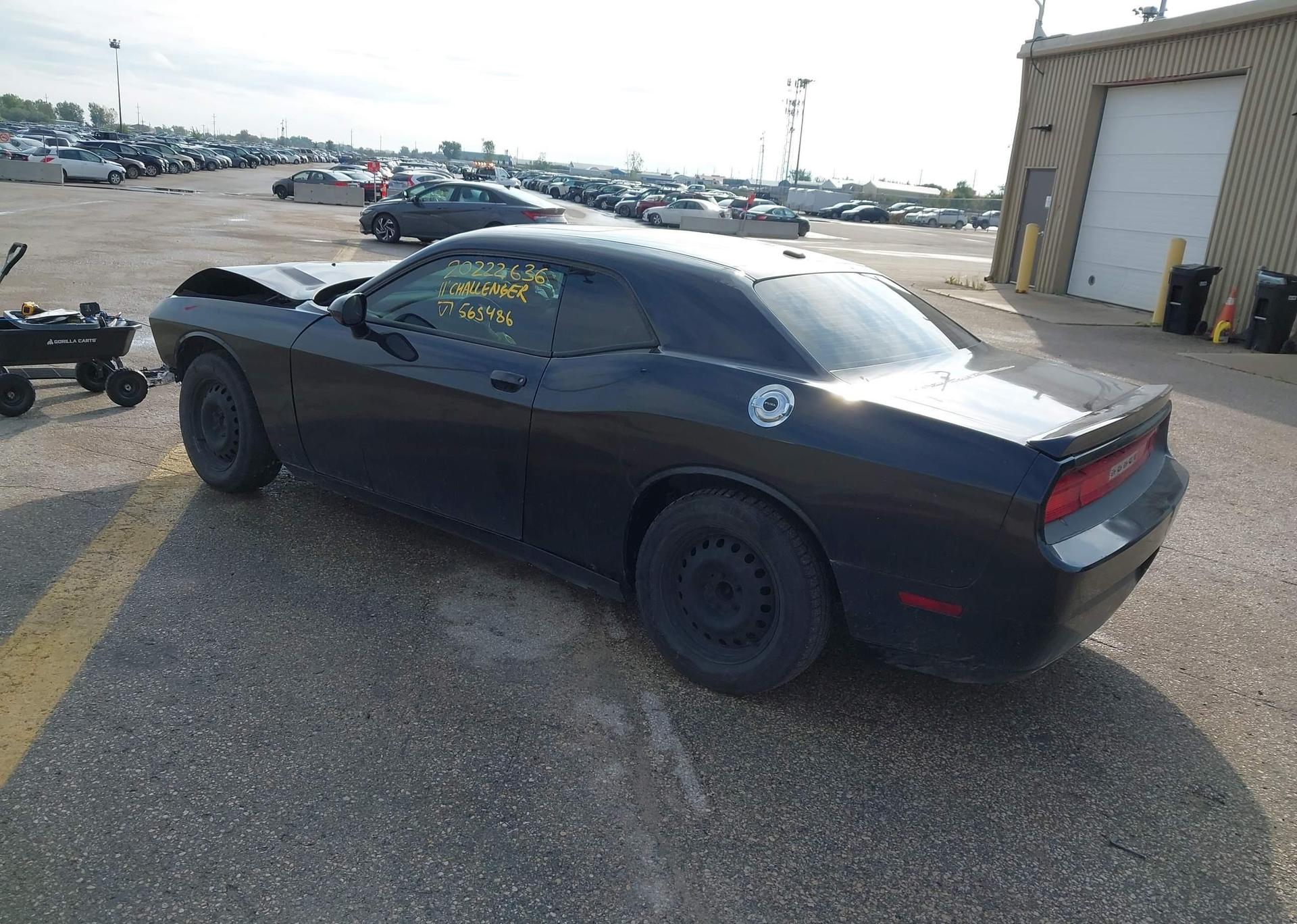 2011 DODGE CHALLENGER SE