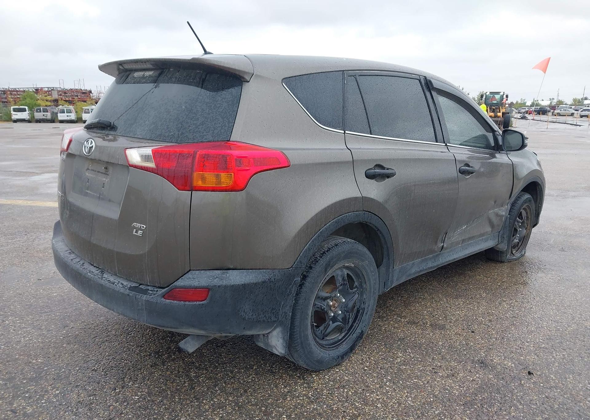 2013 TOYOTA RAV4 LE