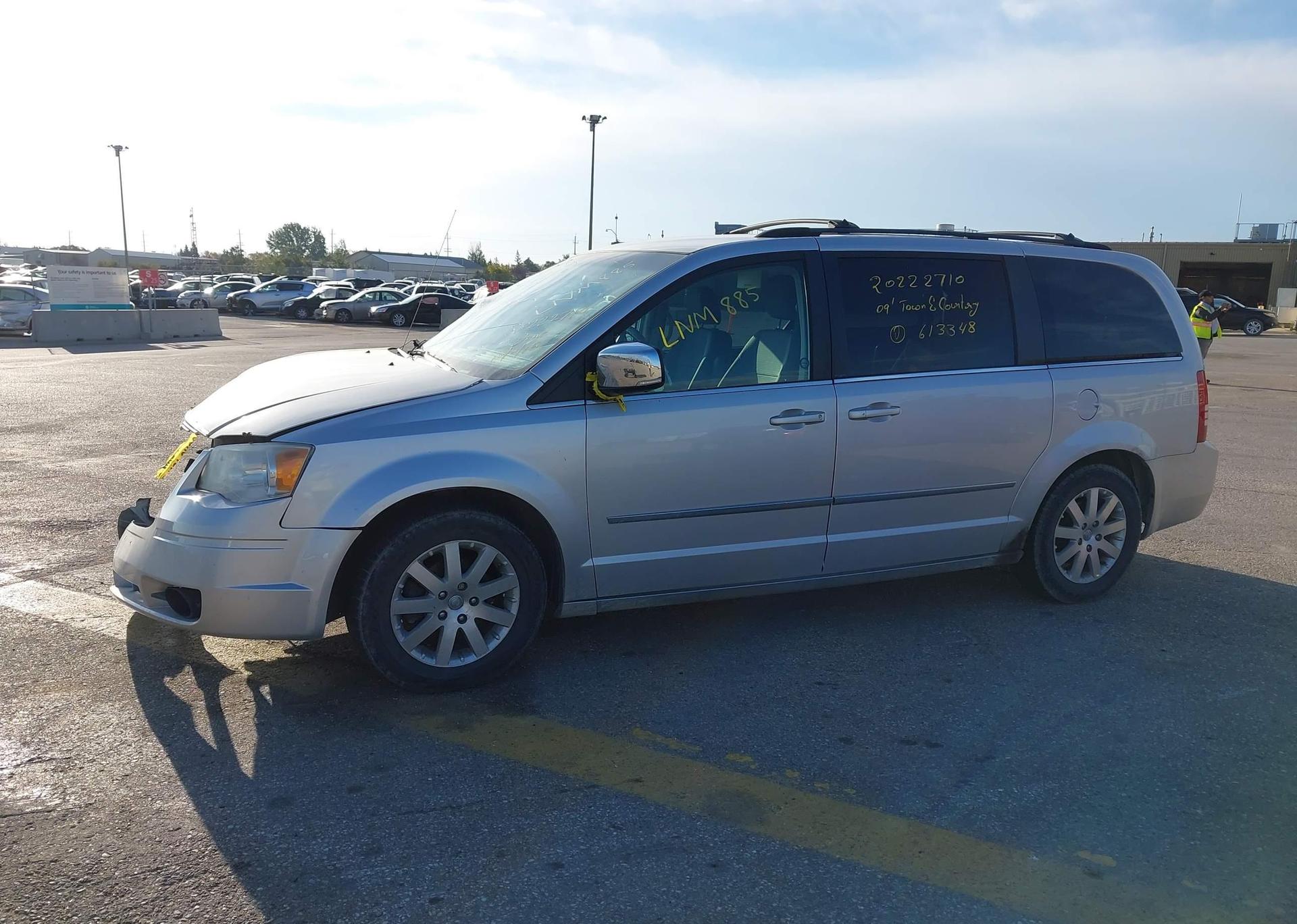 2009 CHRYSLER TOWN & COUNTRY TOURING