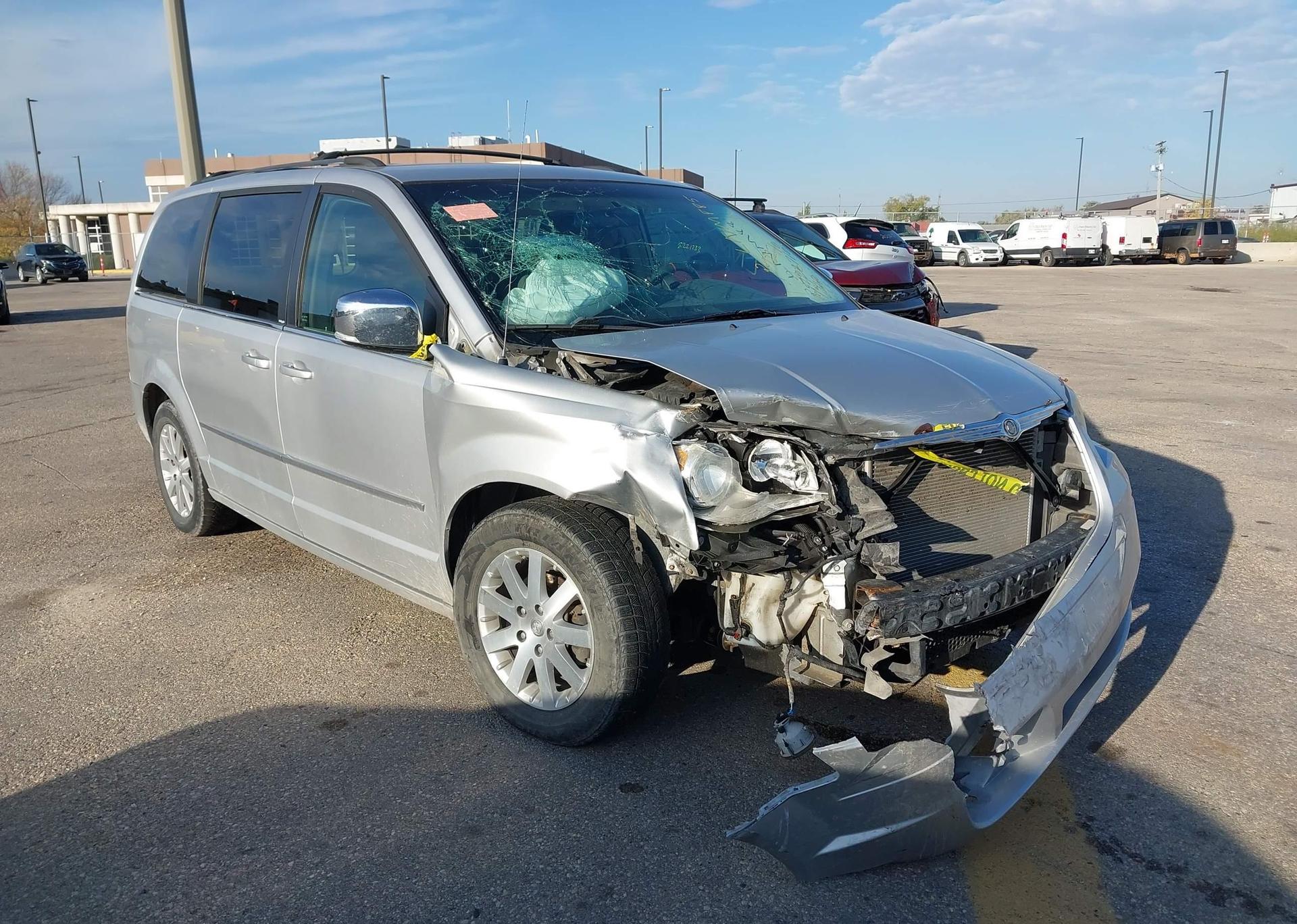 2009 CHRYSLER TOWN & COUNTRY TOURING