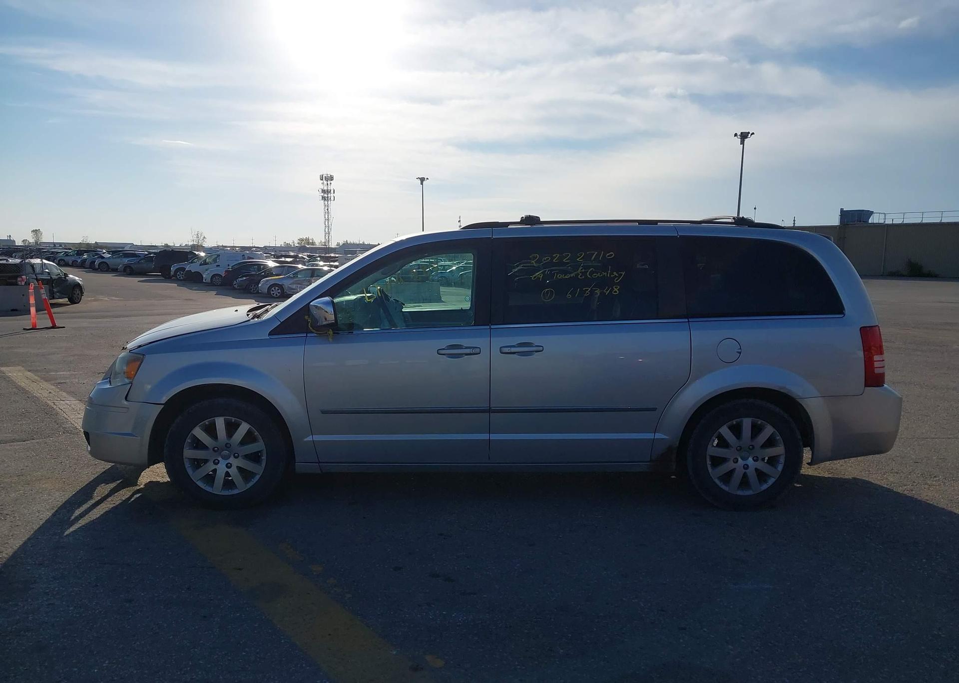 2009 CHRYSLER TOWN & COUNTRY TOURING