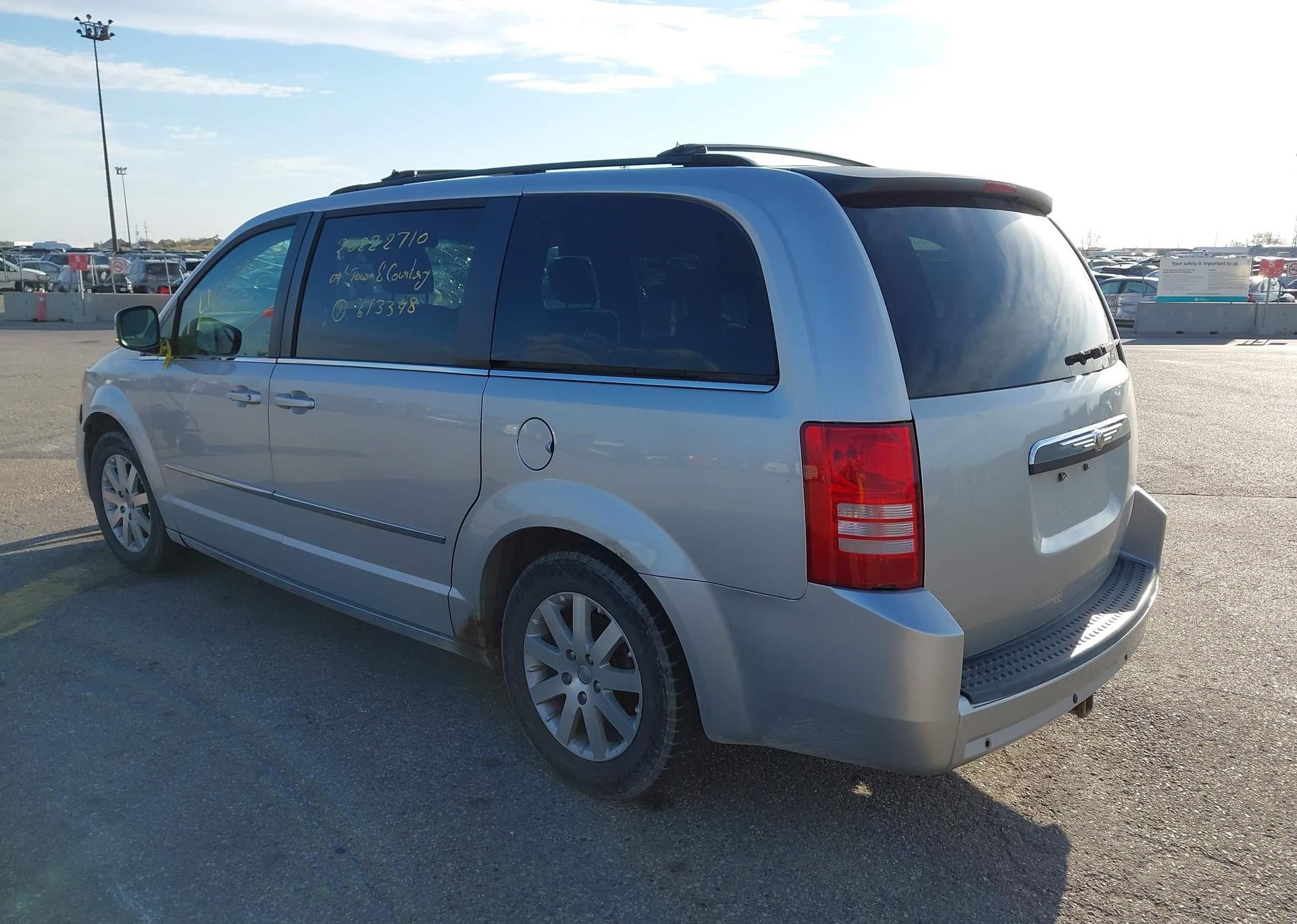 2009 CHRYSLER TOWN & COUNTRY TOURING