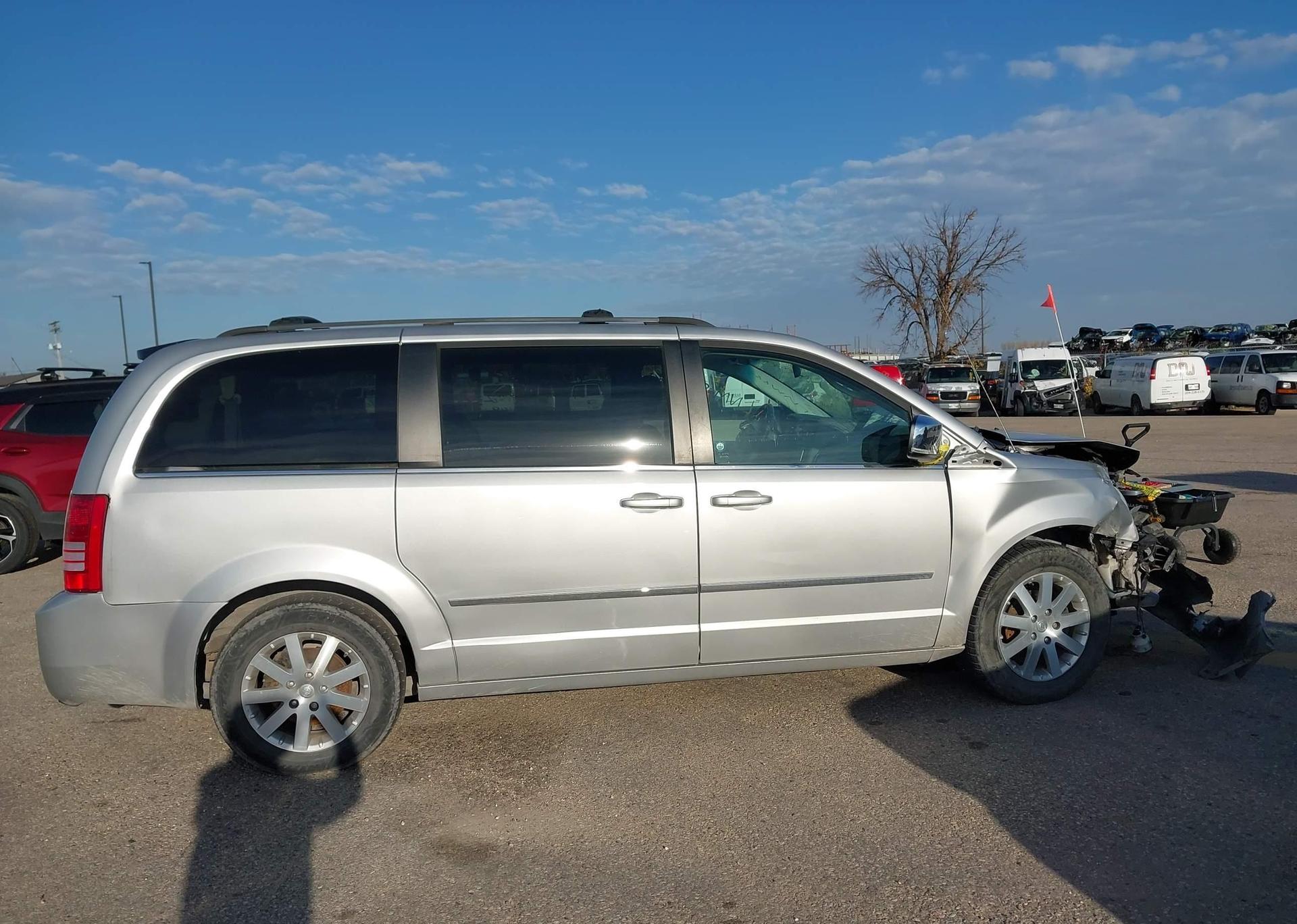 2009 CHRYSLER TOWN & COUNTRY TOURING