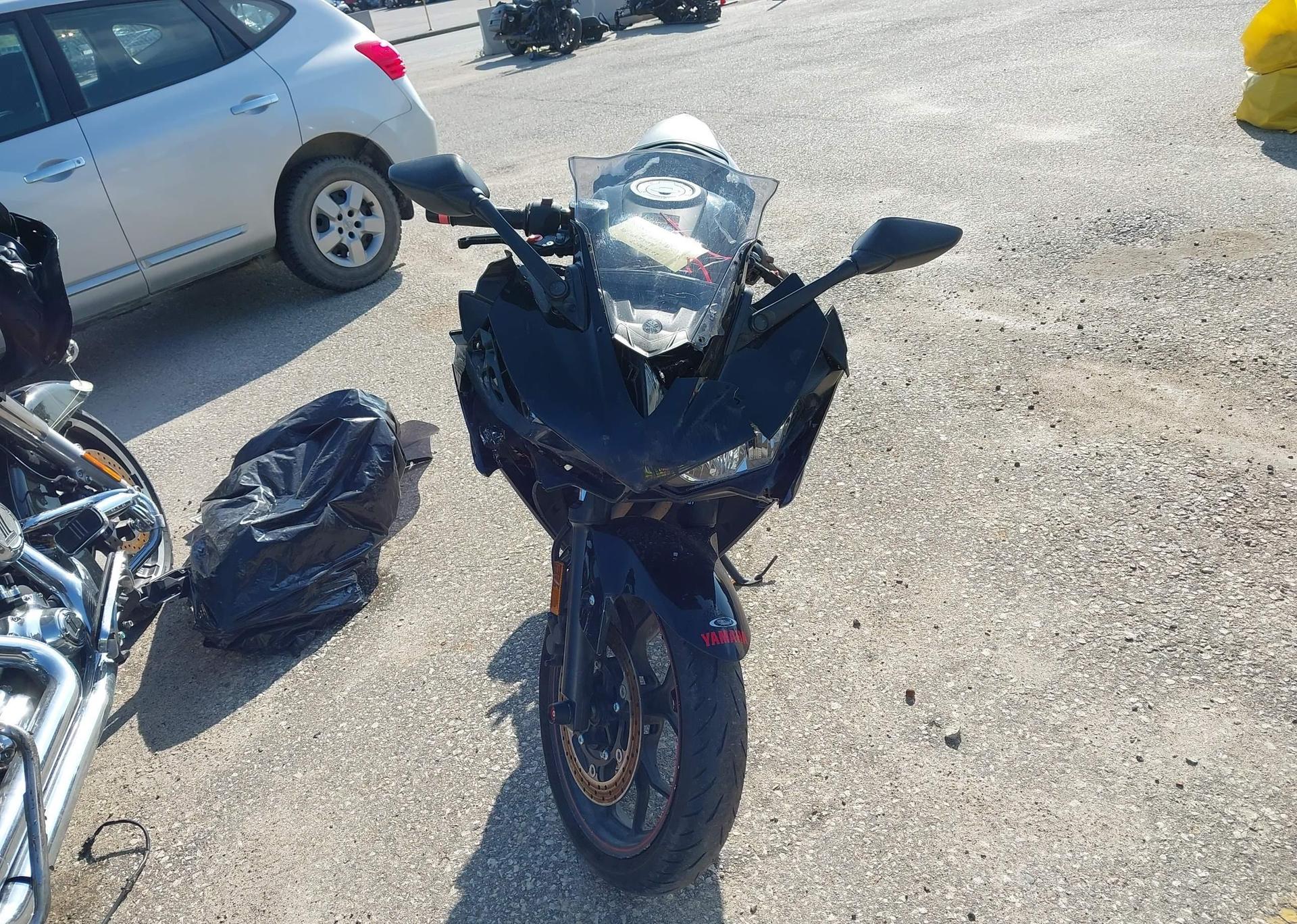 2015 YAMAHA YZF R3
