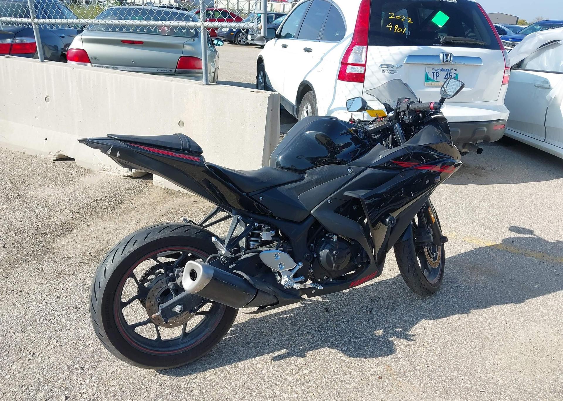 2015 YAMAHA YZF R3