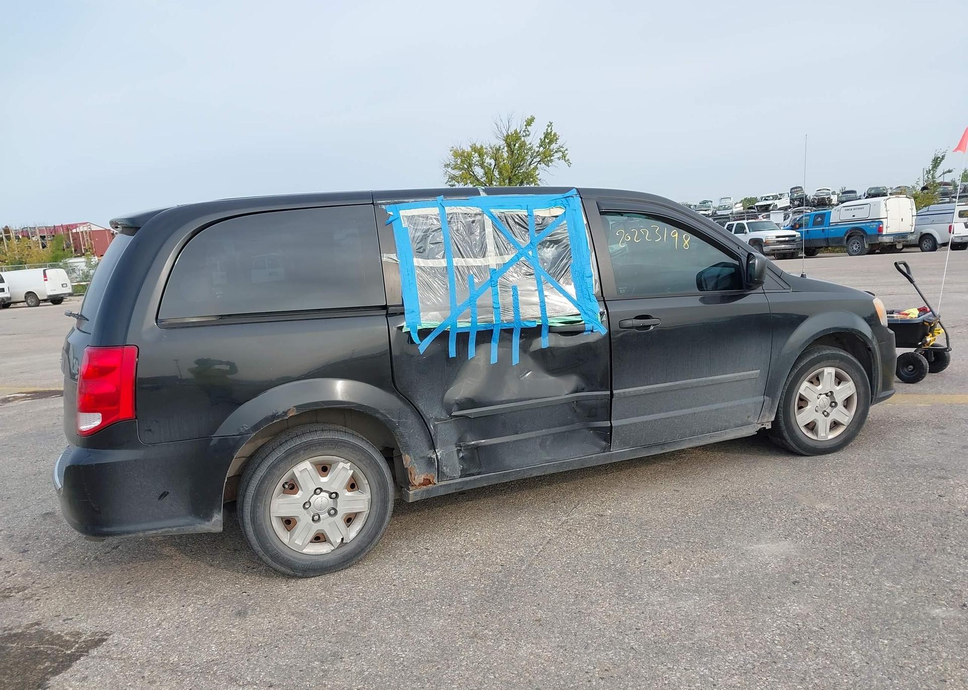 2013 DODGE GRAND CARAVAN SE