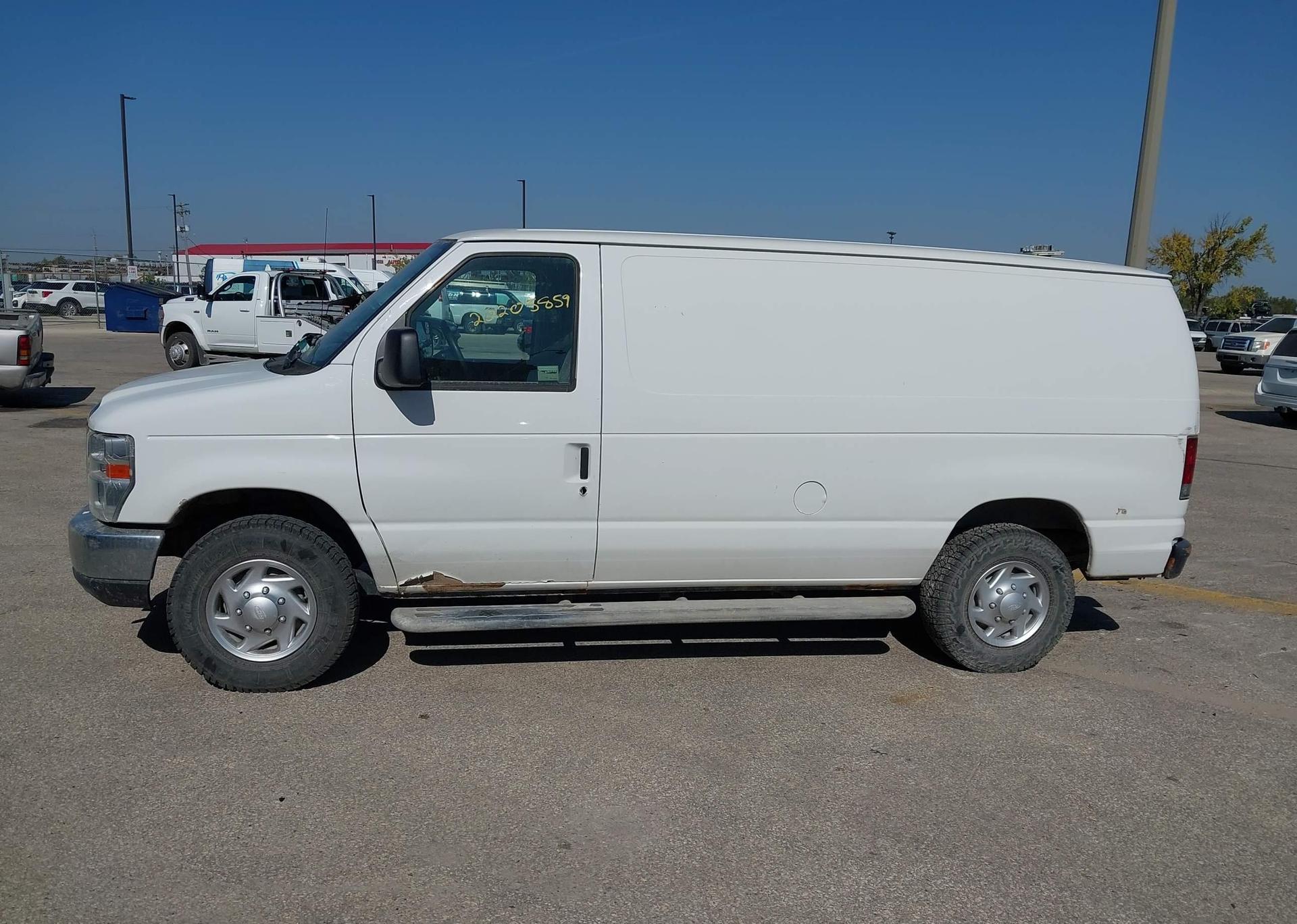 2012 FORD E250 ECONOLINE CARGO