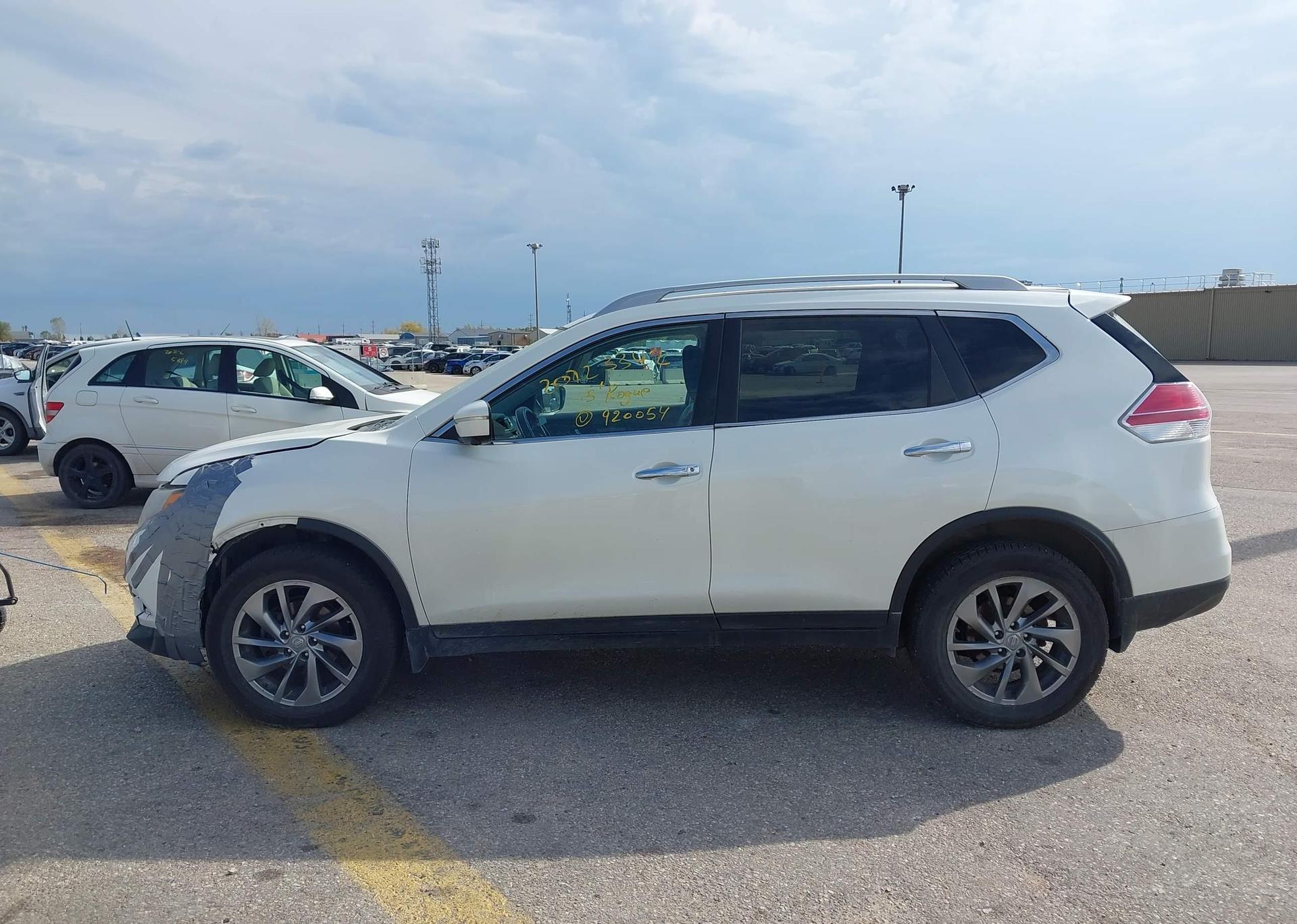 2015 NISSAN ROGUE SL