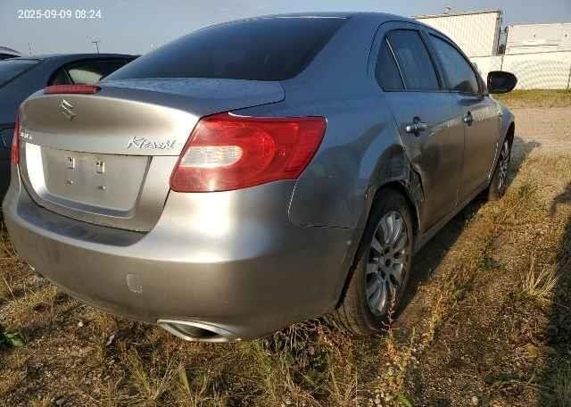 2011 SUZUKI KIZASHI S