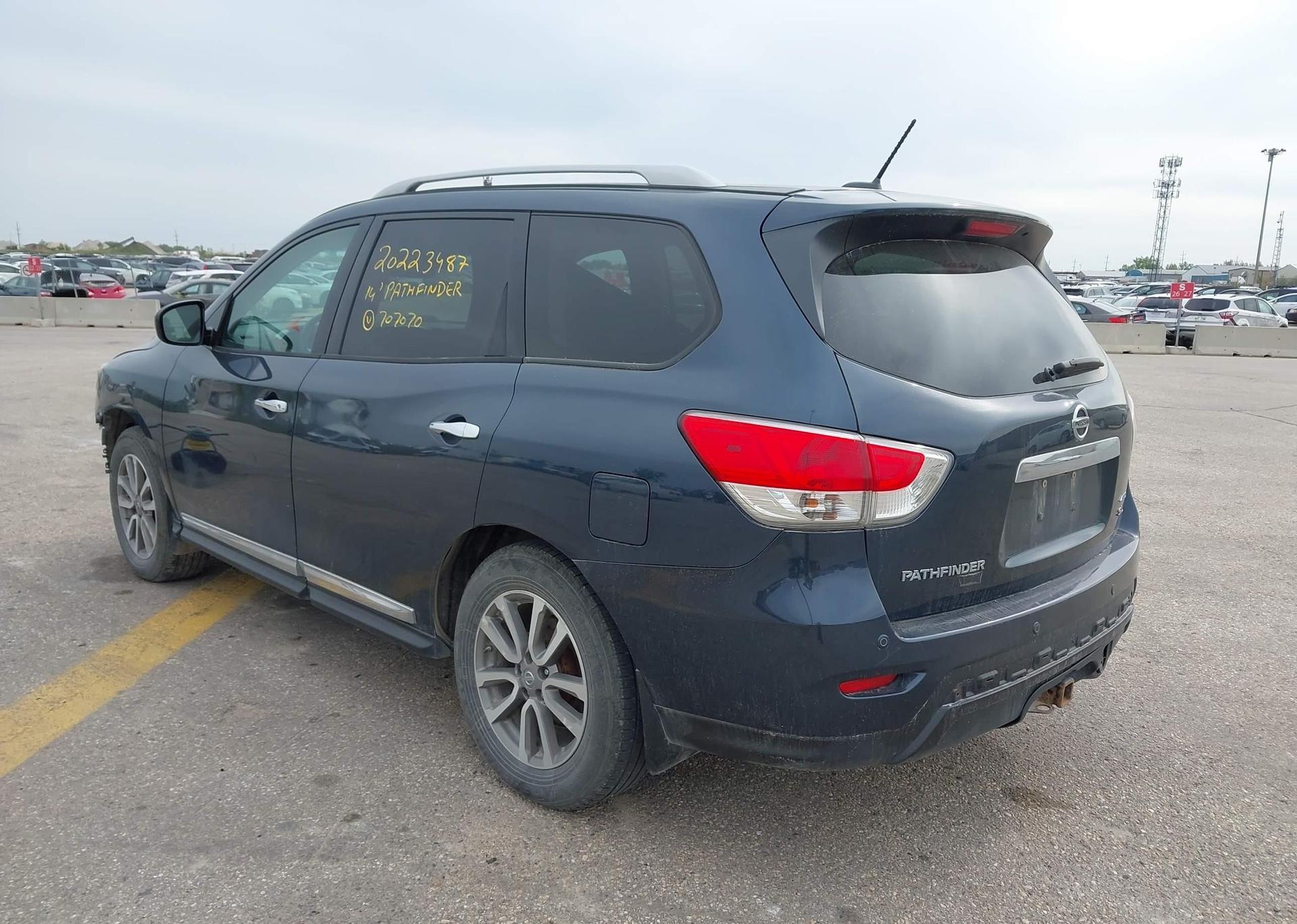 2014 NISSAN pathfinder sl