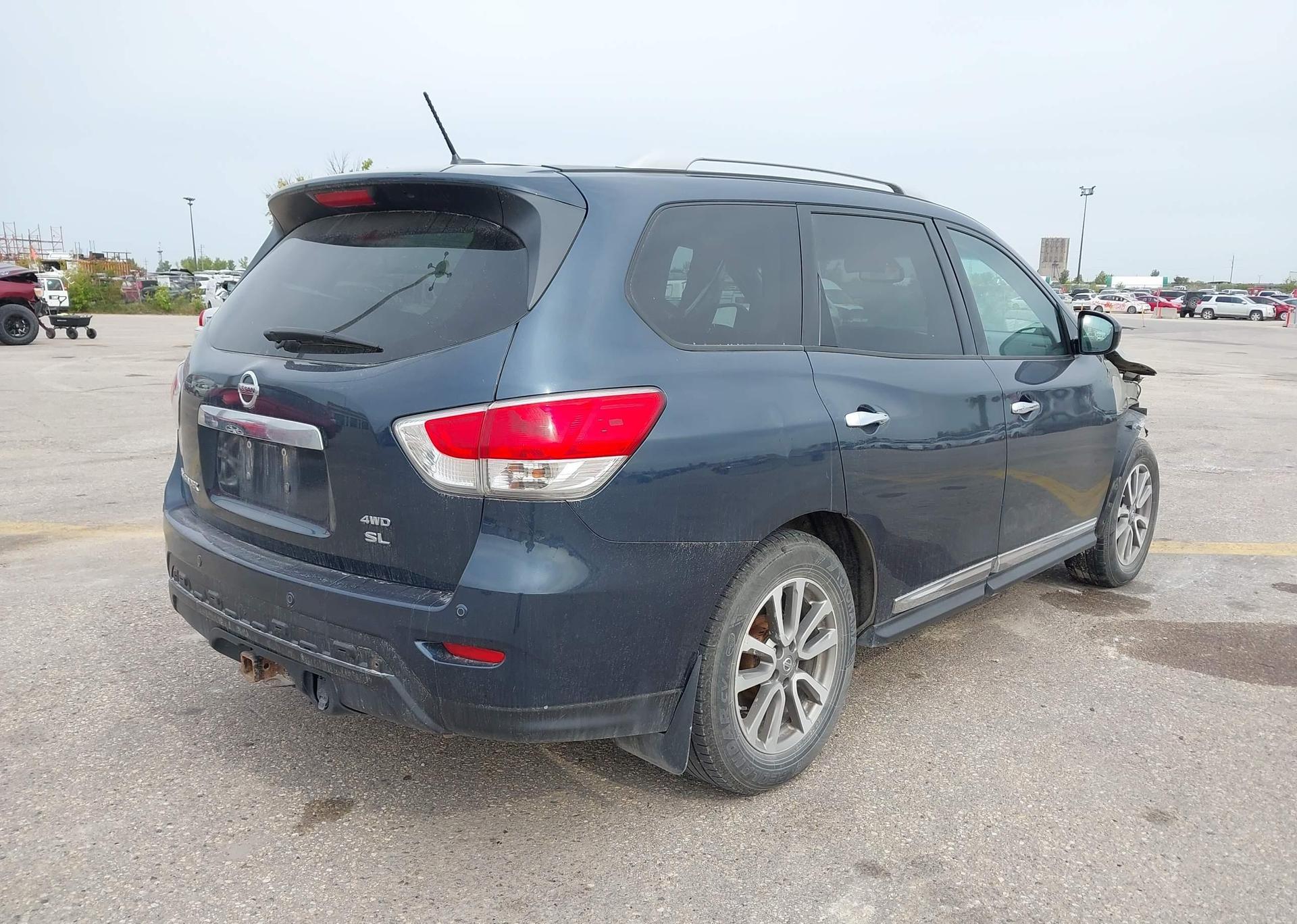 2014 NISSAN pathfinder sl