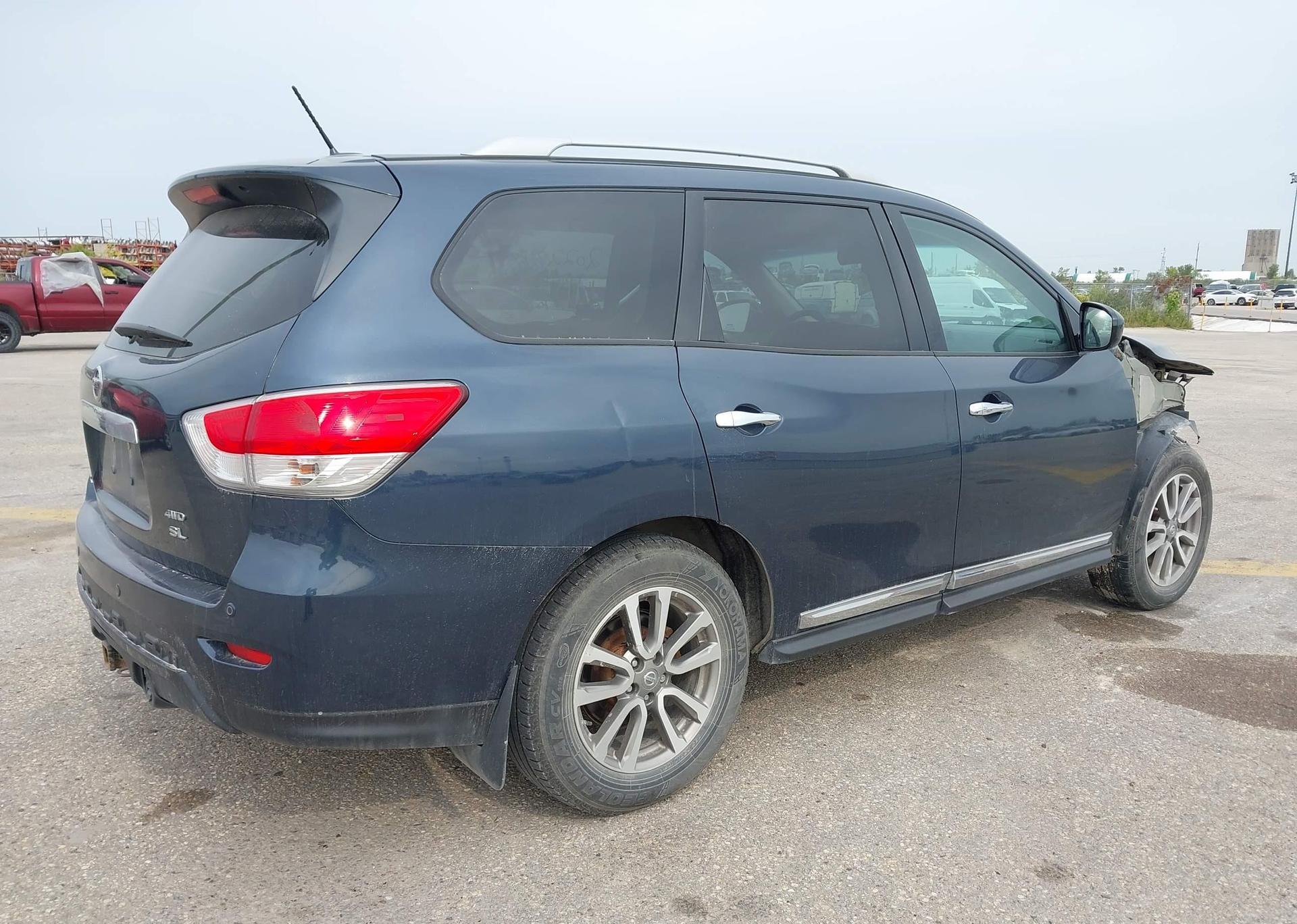 2014 NISSAN pathfinder sl