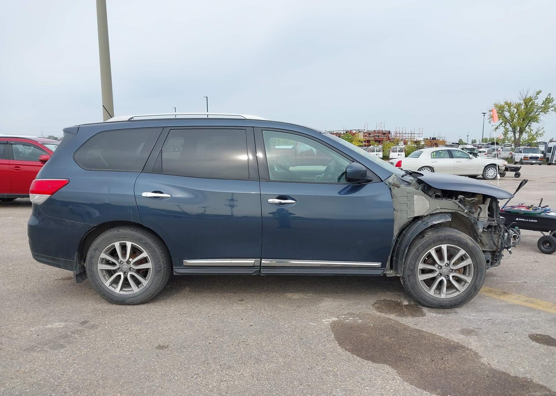 2014 NISSAN pathfinder sl