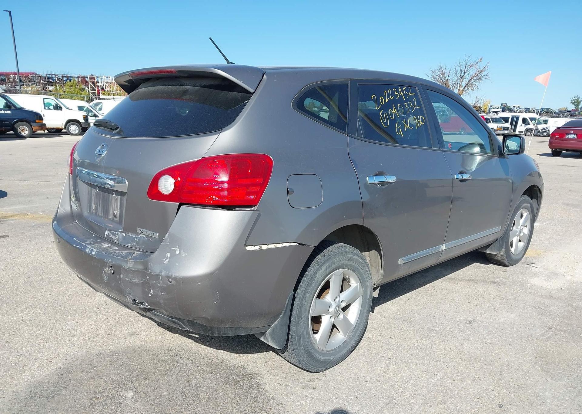 2013 NISSAN ROGUE S