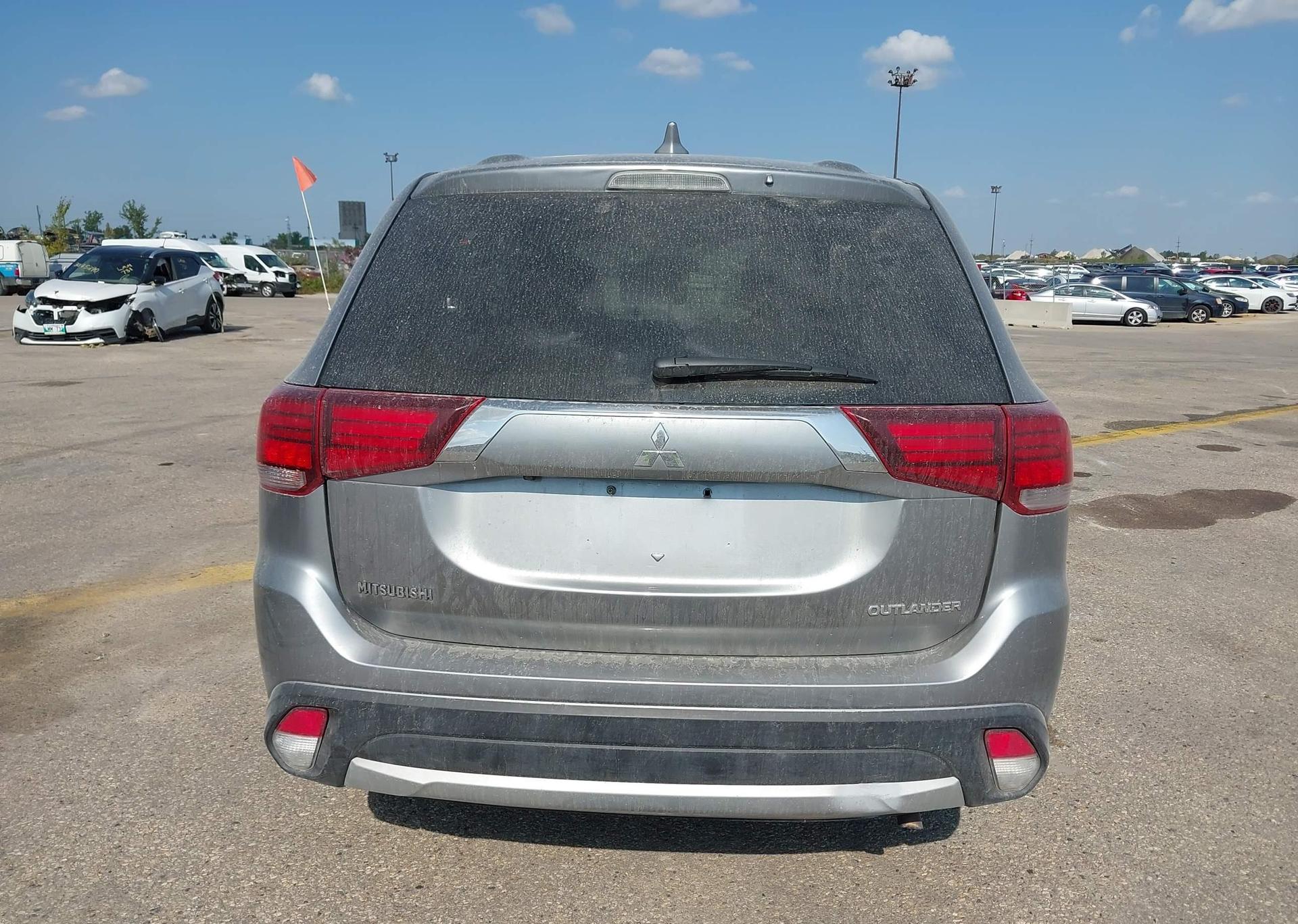 2017 MITSUBISHI OUTLANDER ES