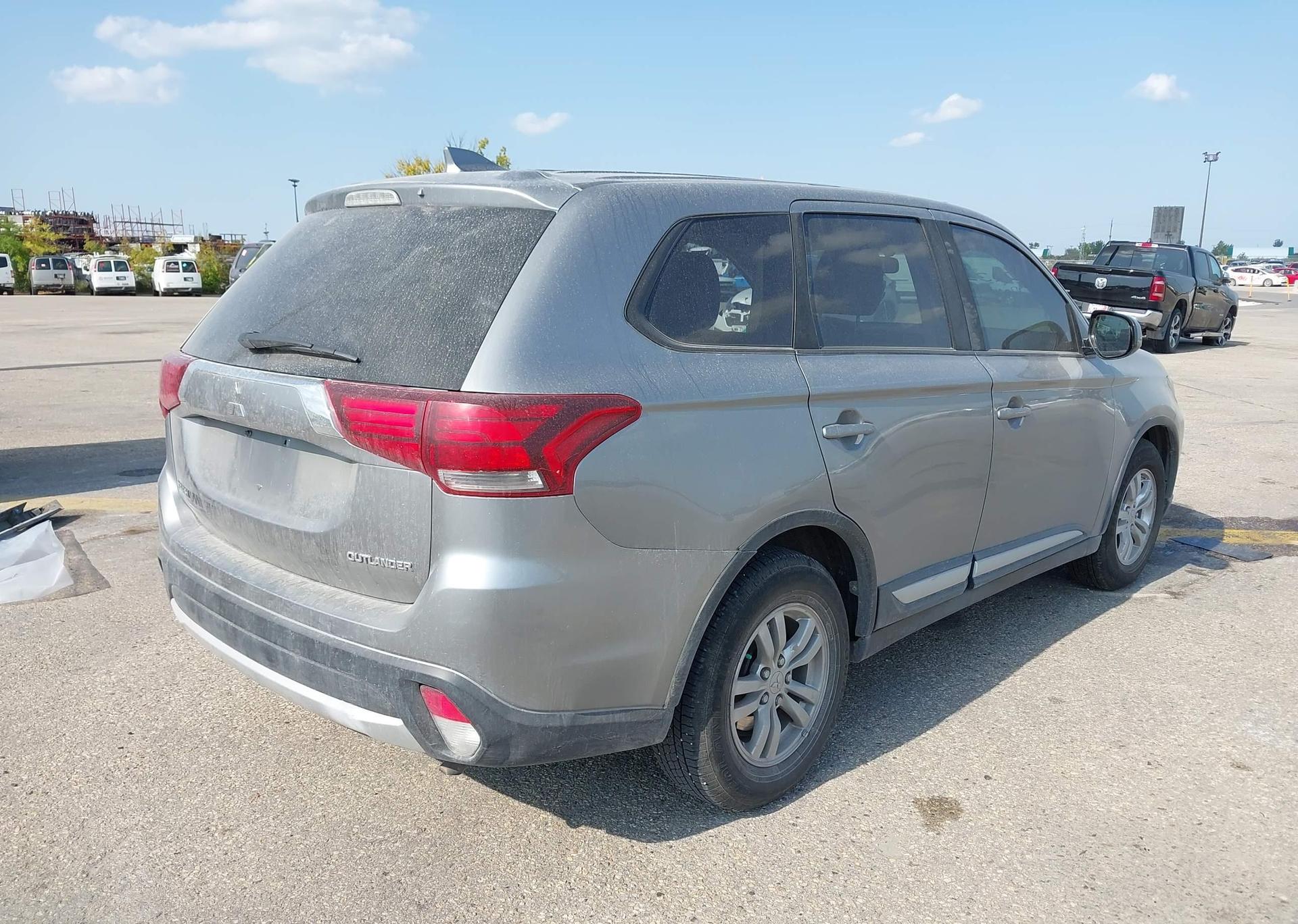 2017 MITSUBISHI OUTLANDER ES