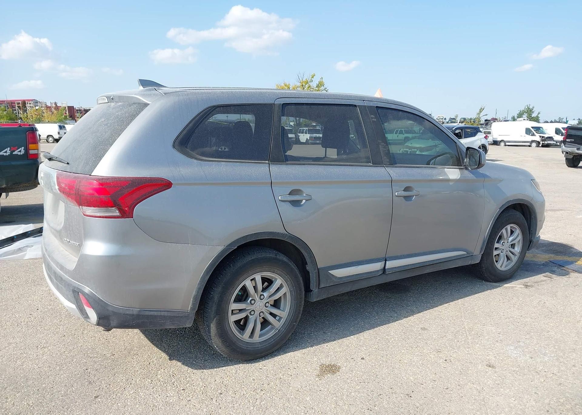 2017 MITSUBISHI OUTLANDER ES