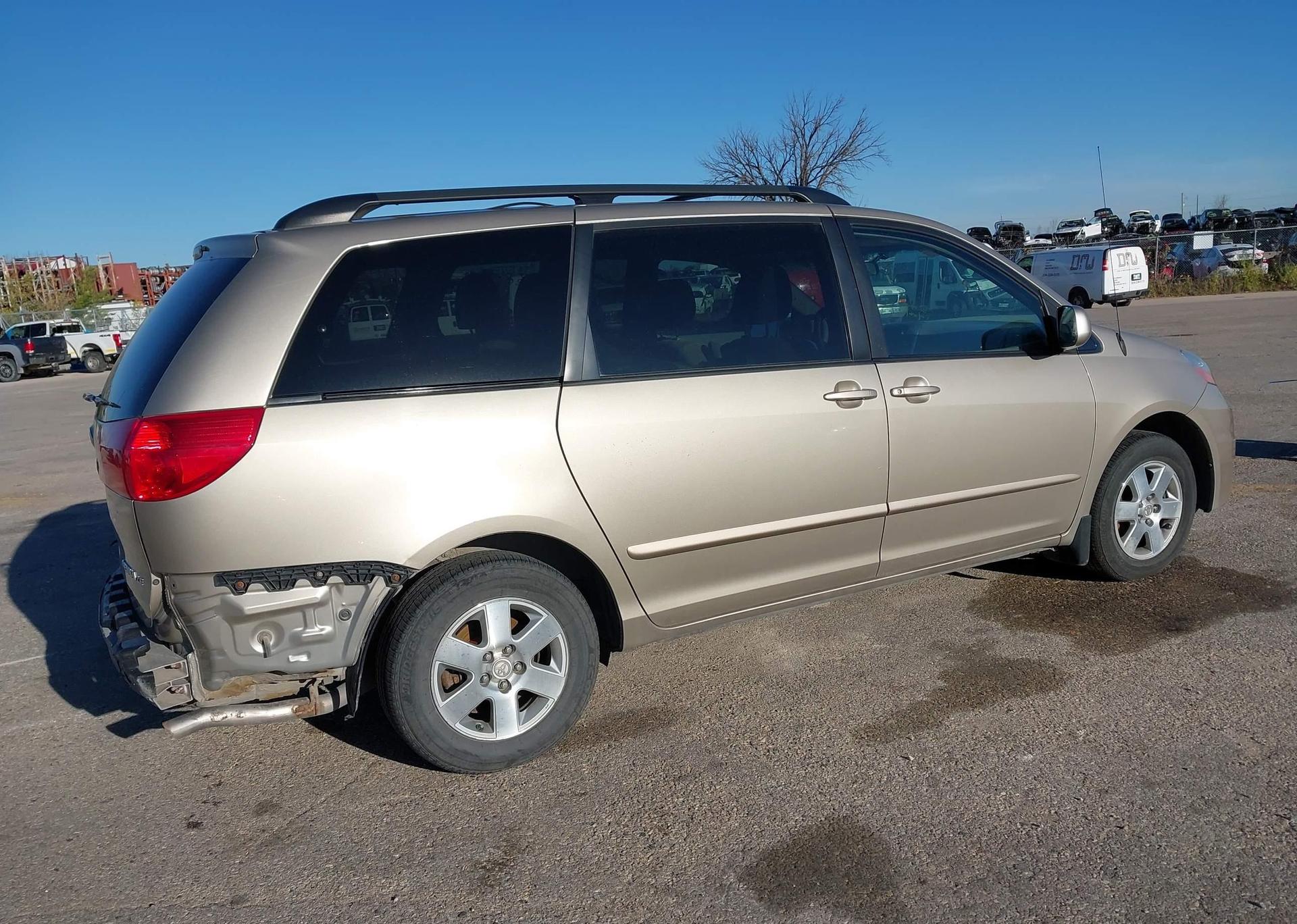 2009 TOYOTA SIENNA CE V6