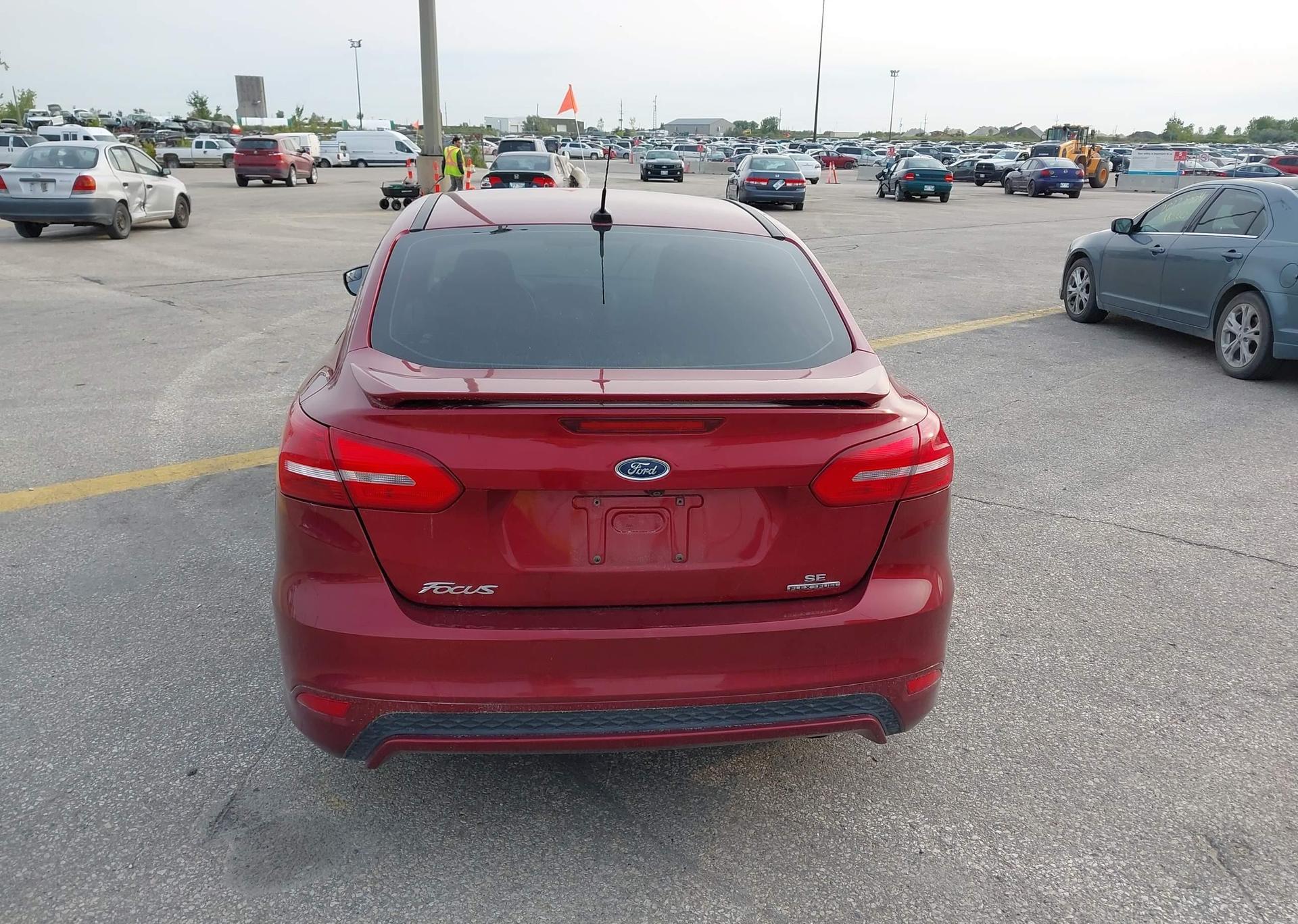 2015 FORD FOCUS SE