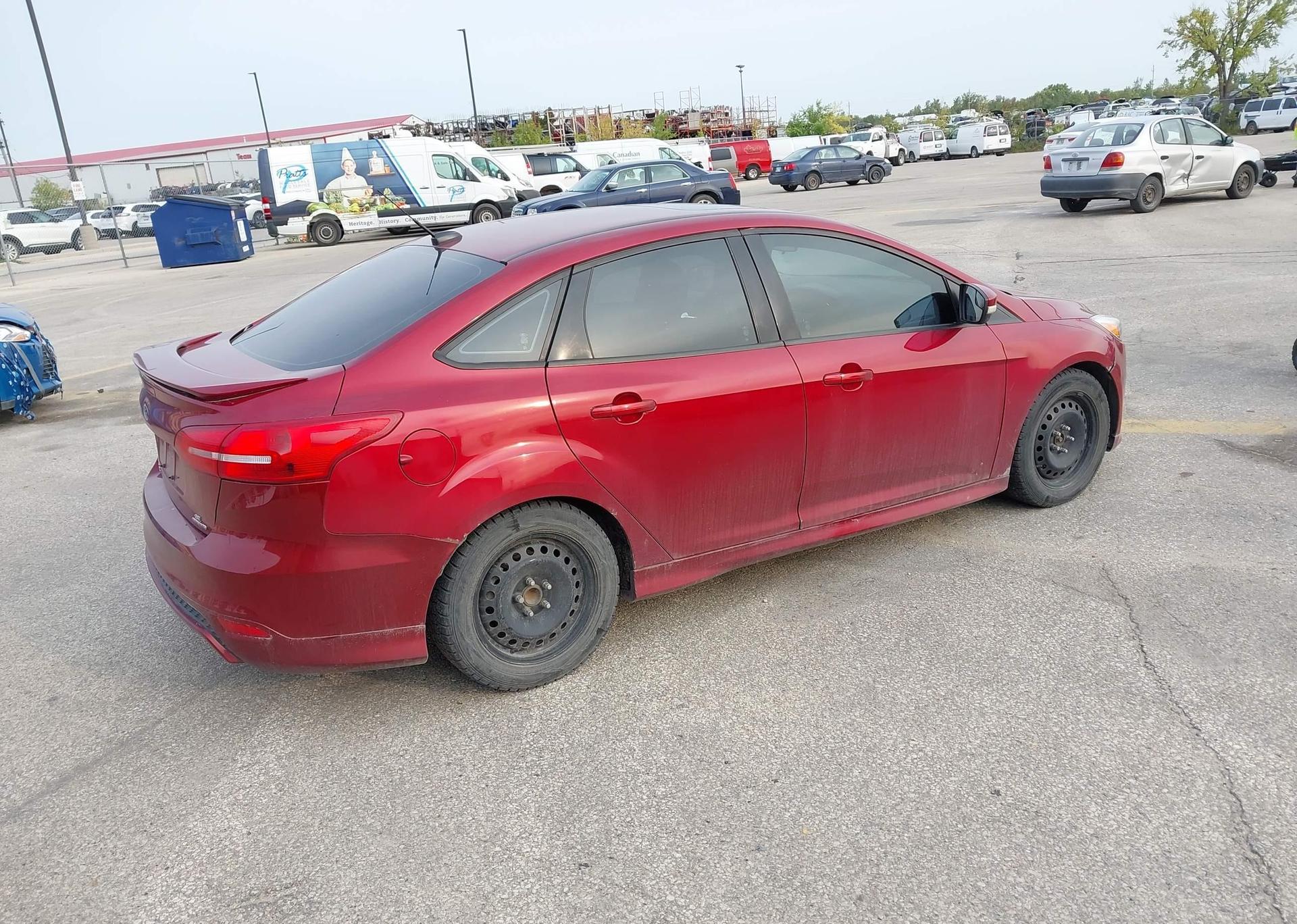 2015 FORD FOCUS SE