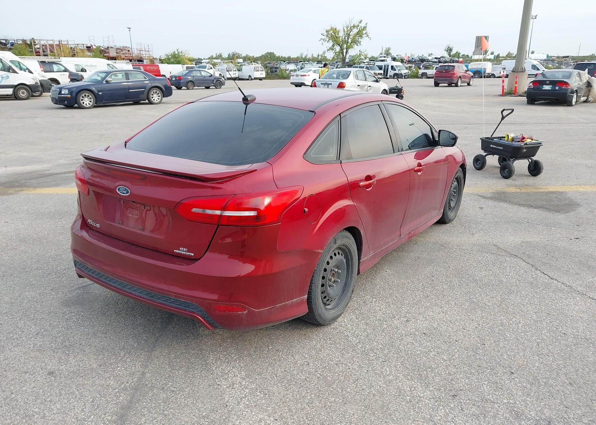 2015 FORD FOCUS SE