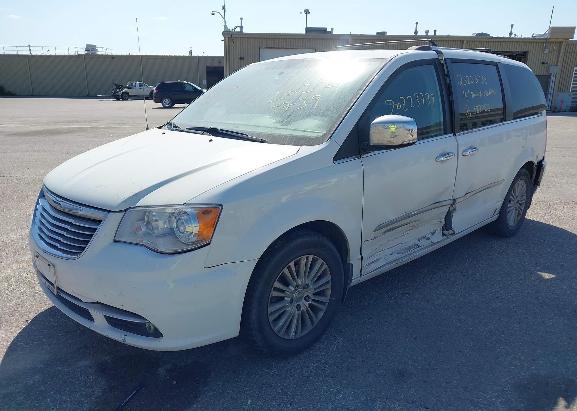 2014 CHRYSLER TOWN & COUNTRY LIMITED