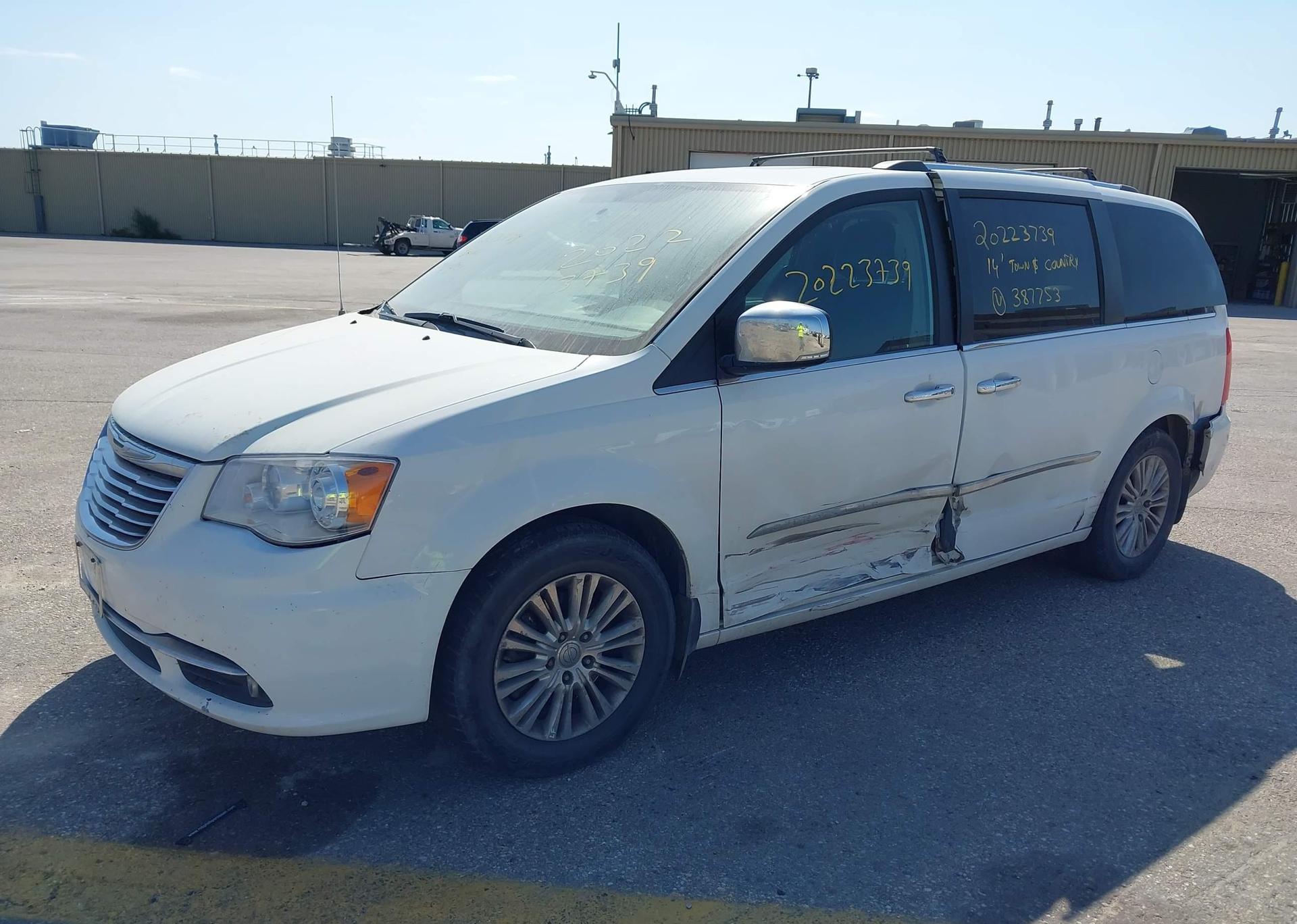 2014 CHRYSLER TOWN & COUNTRY LIMITED