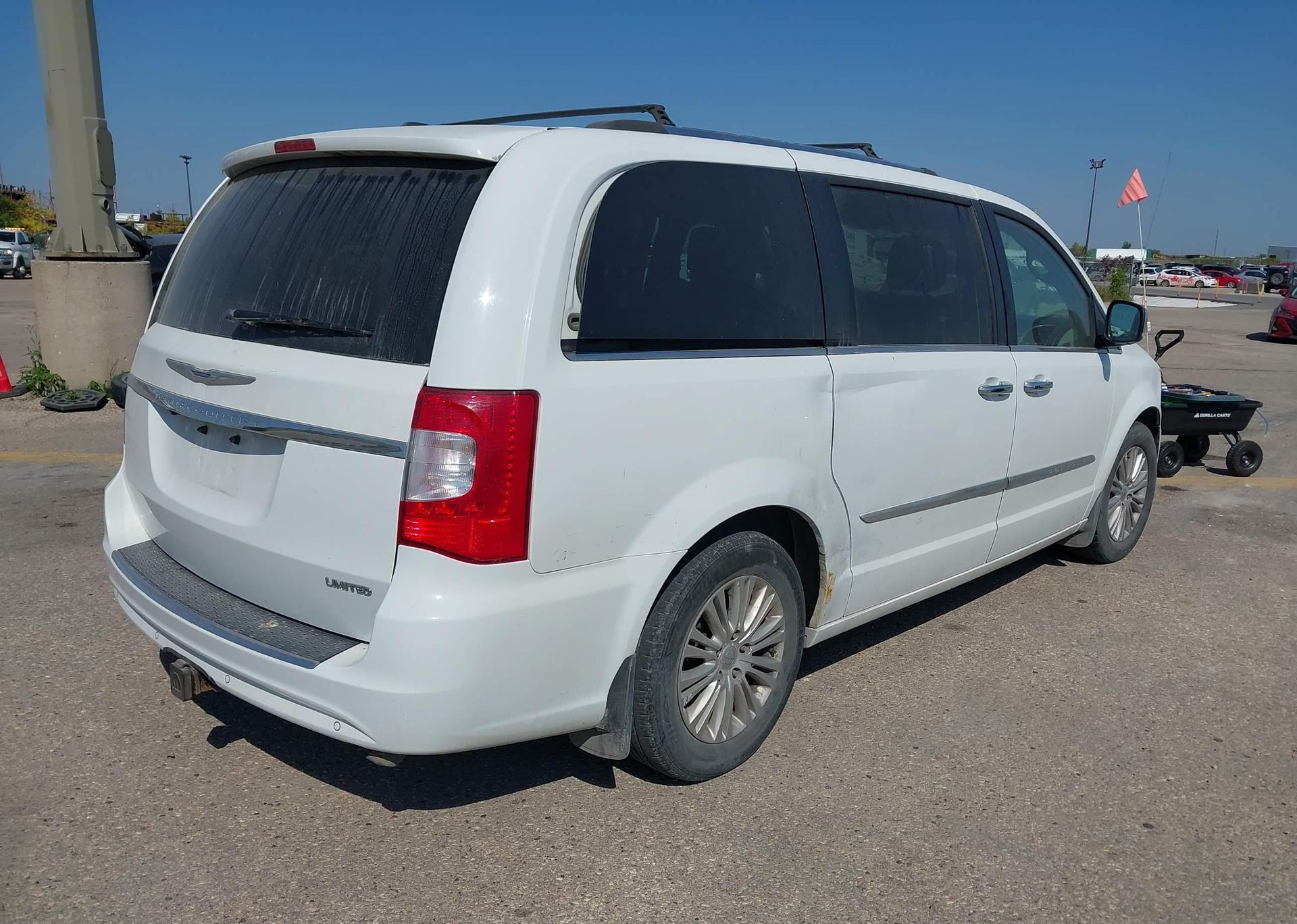 2014 CHRYSLER TOWN & COUNTRY LIMITED