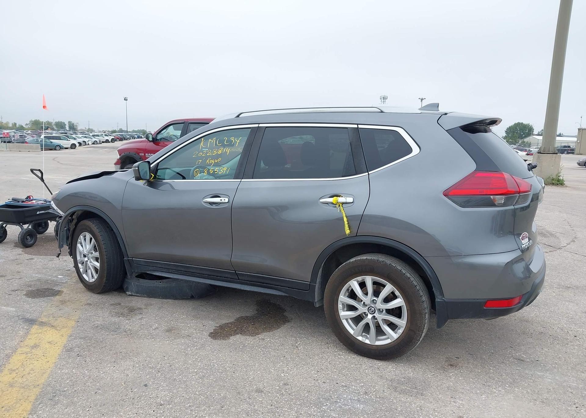 2017 NISSAN ROGUE SV