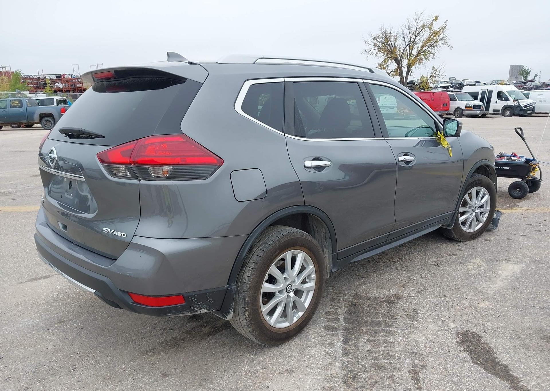 2017 NISSAN ROGUE SV