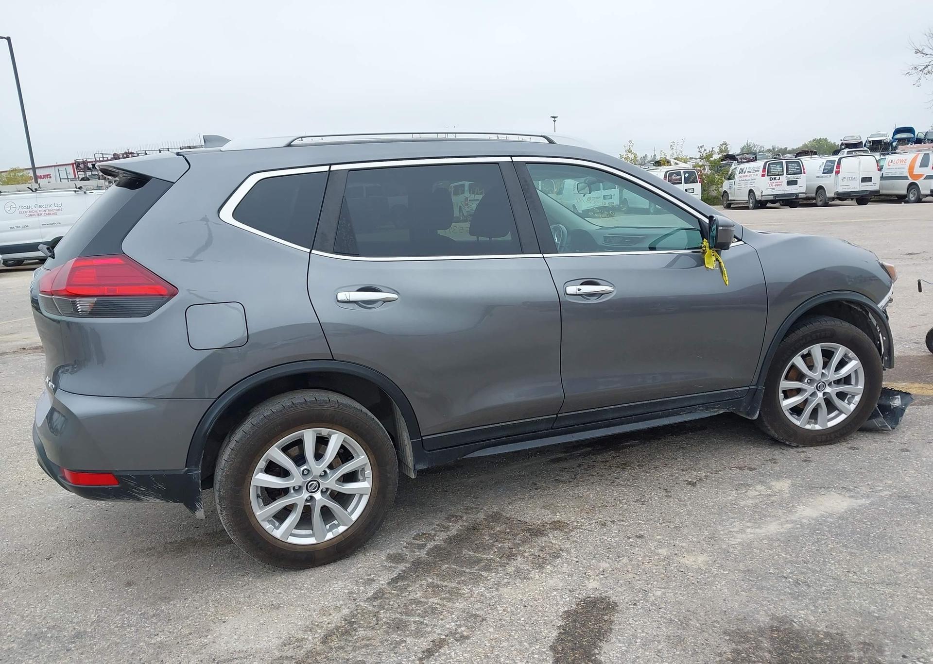 2017 NISSAN ROGUE SV